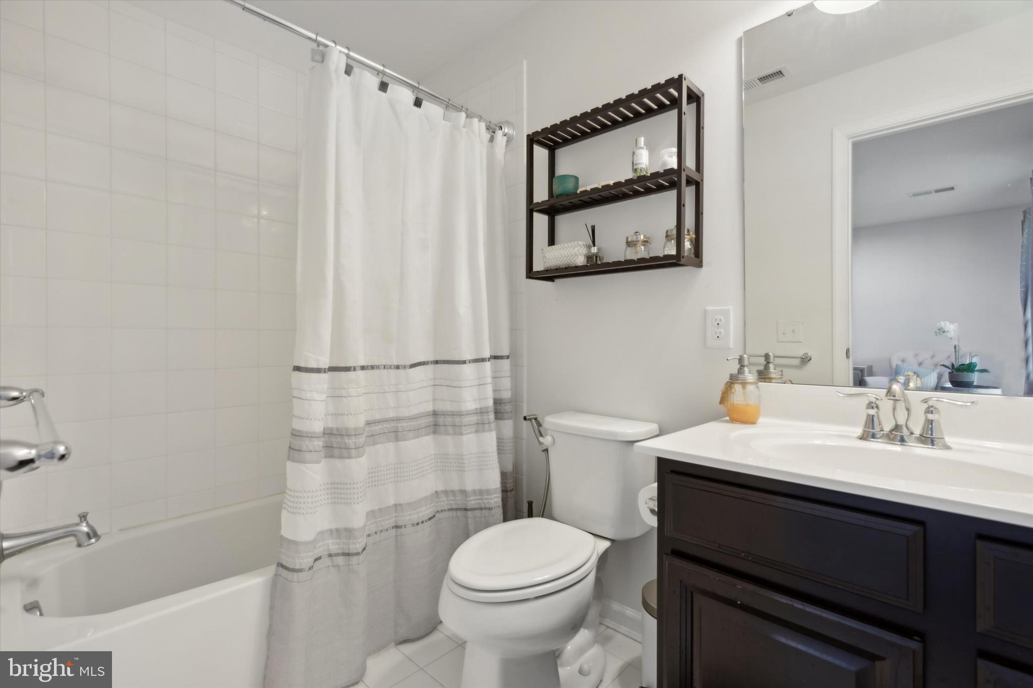 264 MacDonald Ave #20