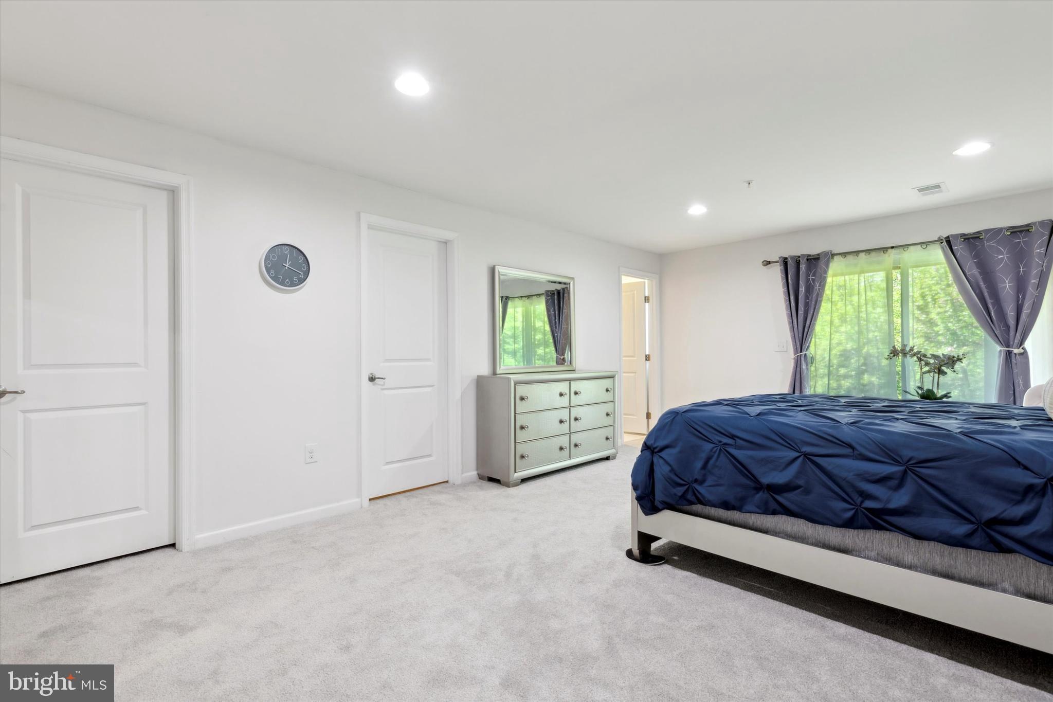 264 MacDonald Ave #20