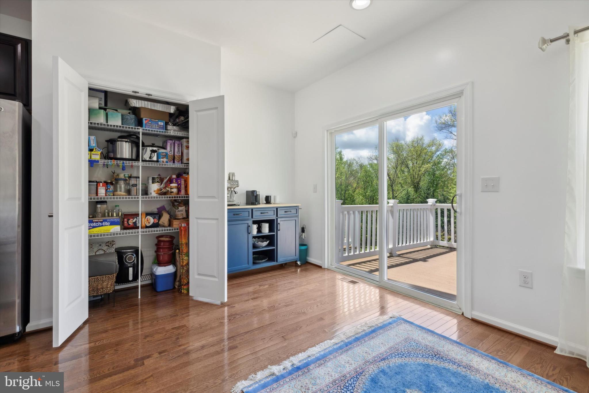 264 MacDonald Ave #20