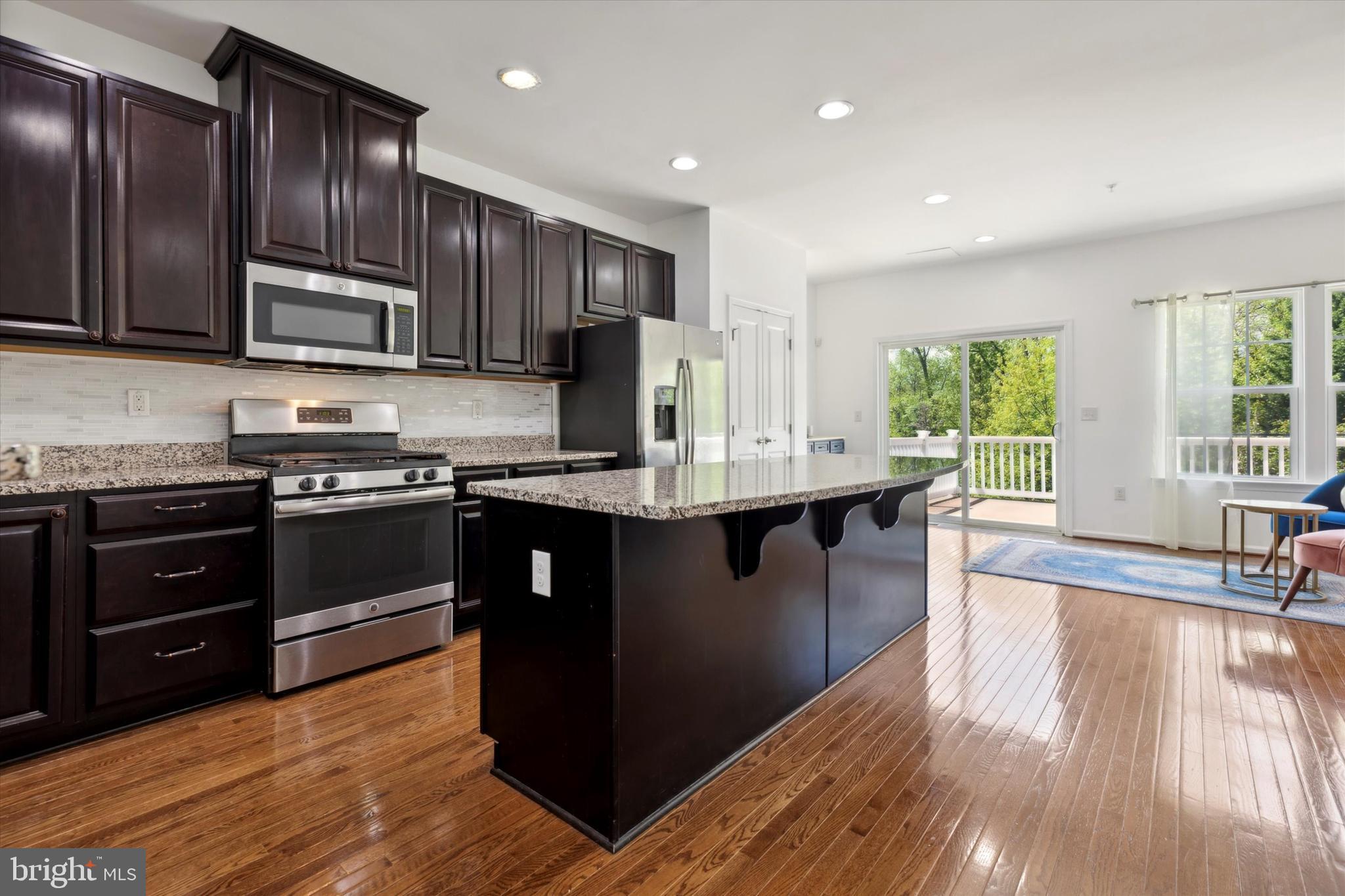 264 MacDonald Ave #20