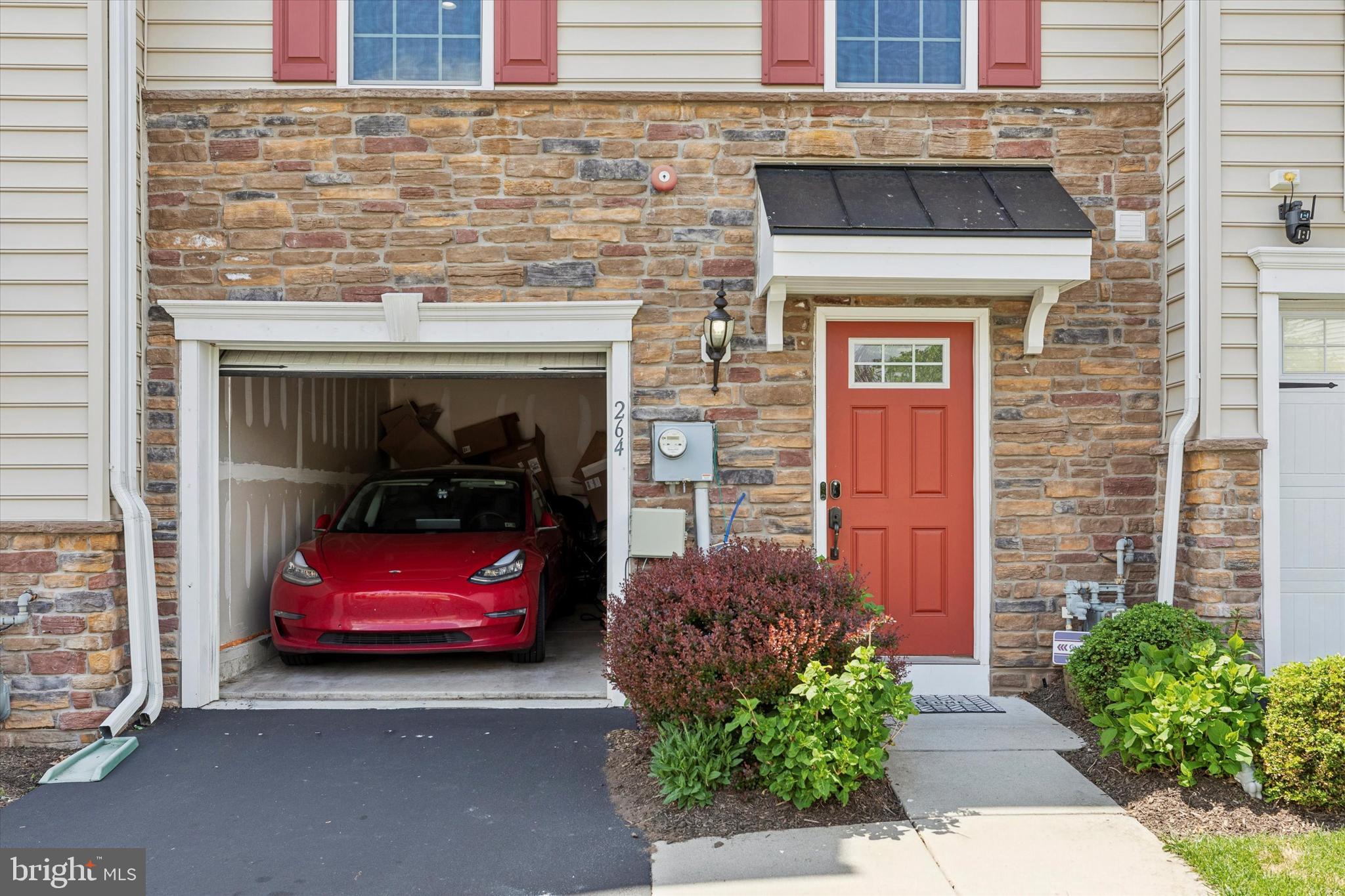 264 MacDonald Ave #20