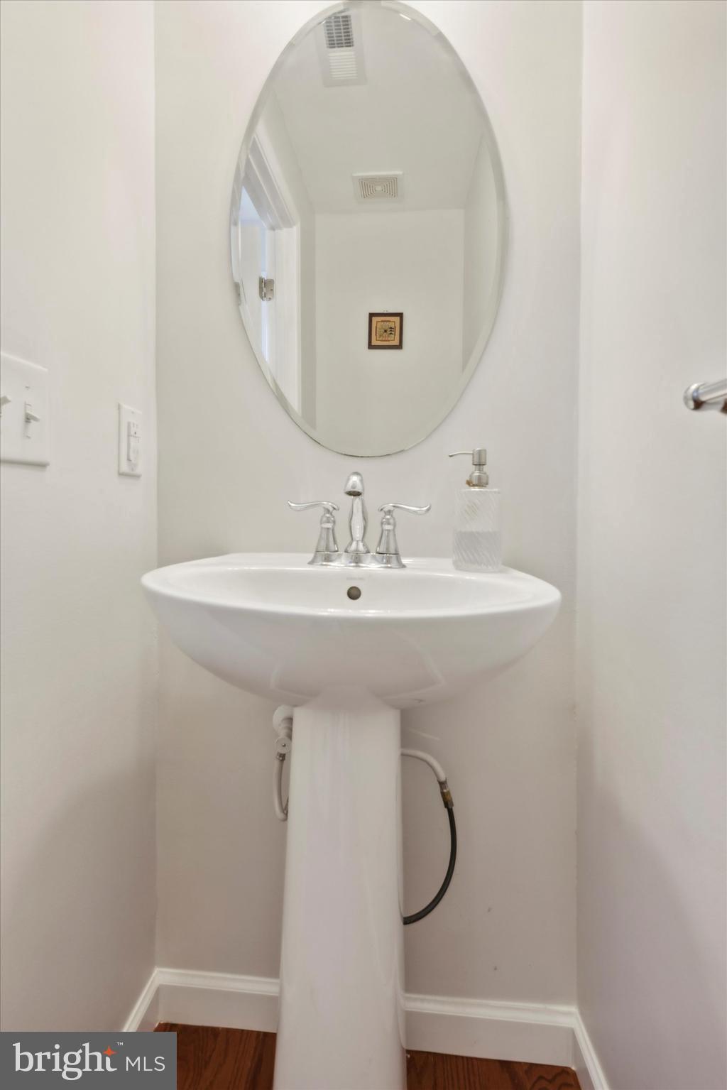 264 MacDonald Ave #20