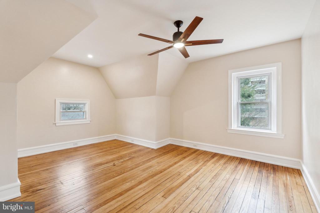 125 Township Line Rd