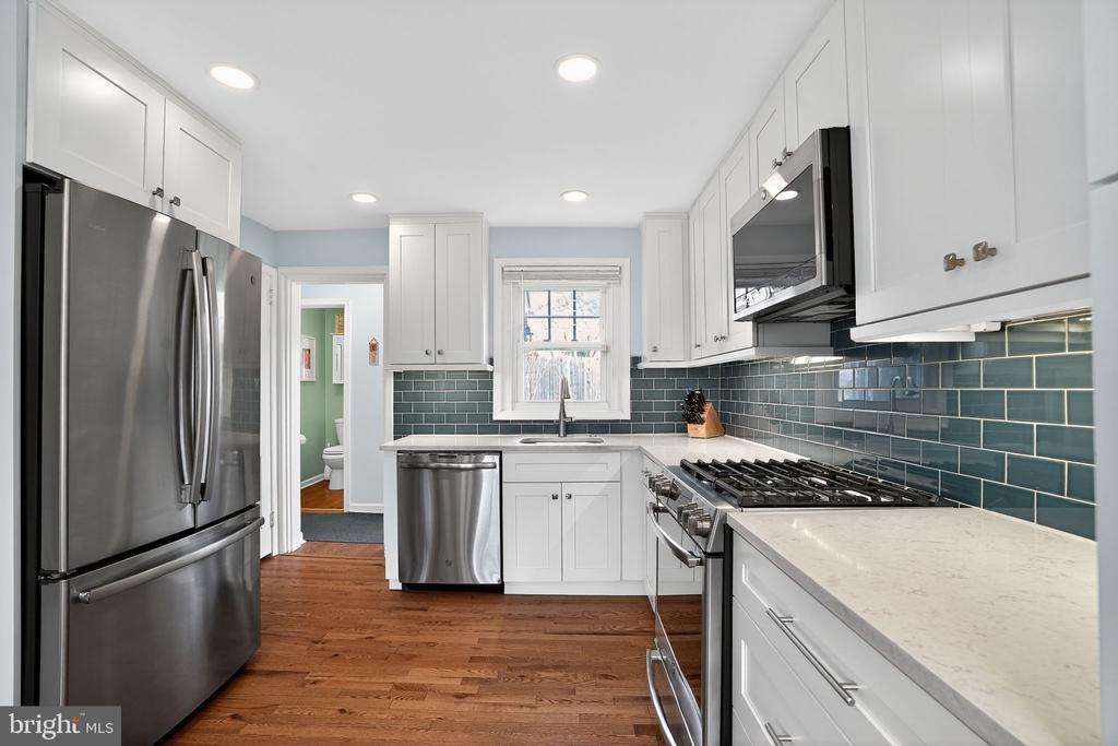 21 FRANKLIN AVENUE