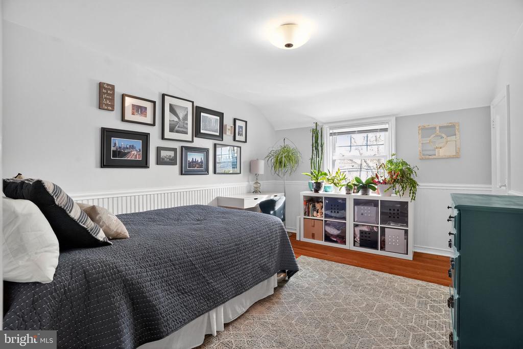 21 FRANKLIN AVENUE