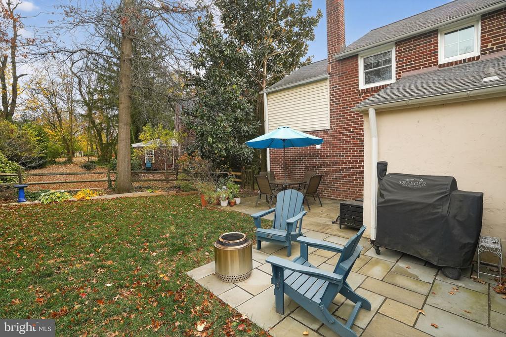 21 FRANKLIN AVENUE