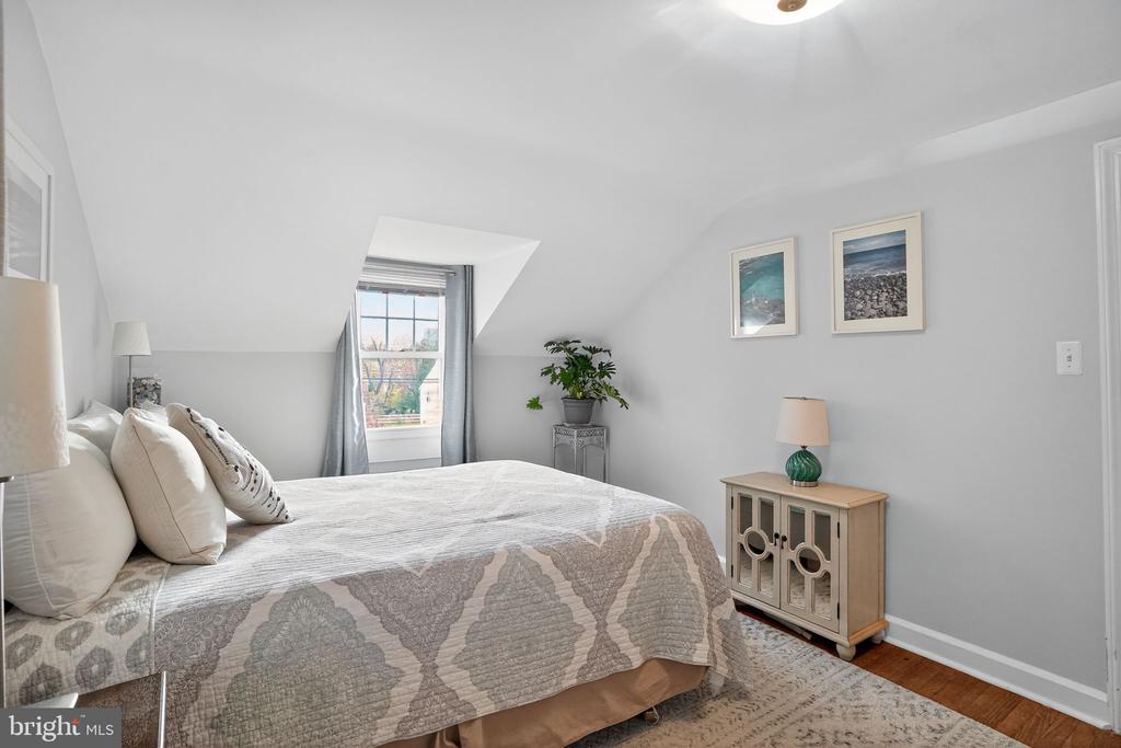 21 FRANKLIN AVENUE