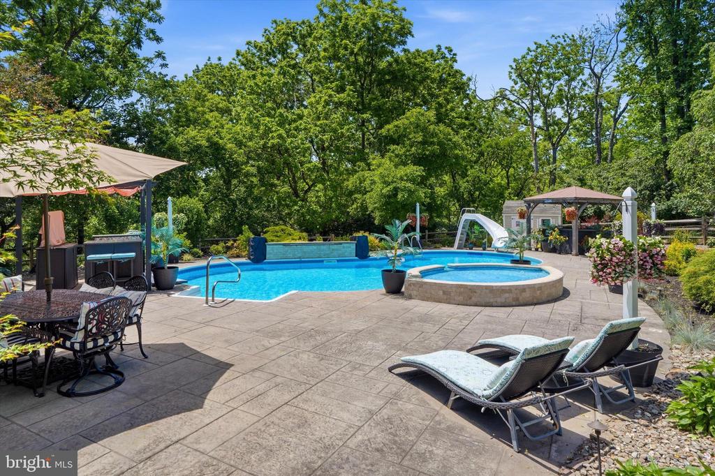 917 DEKALB PIKE