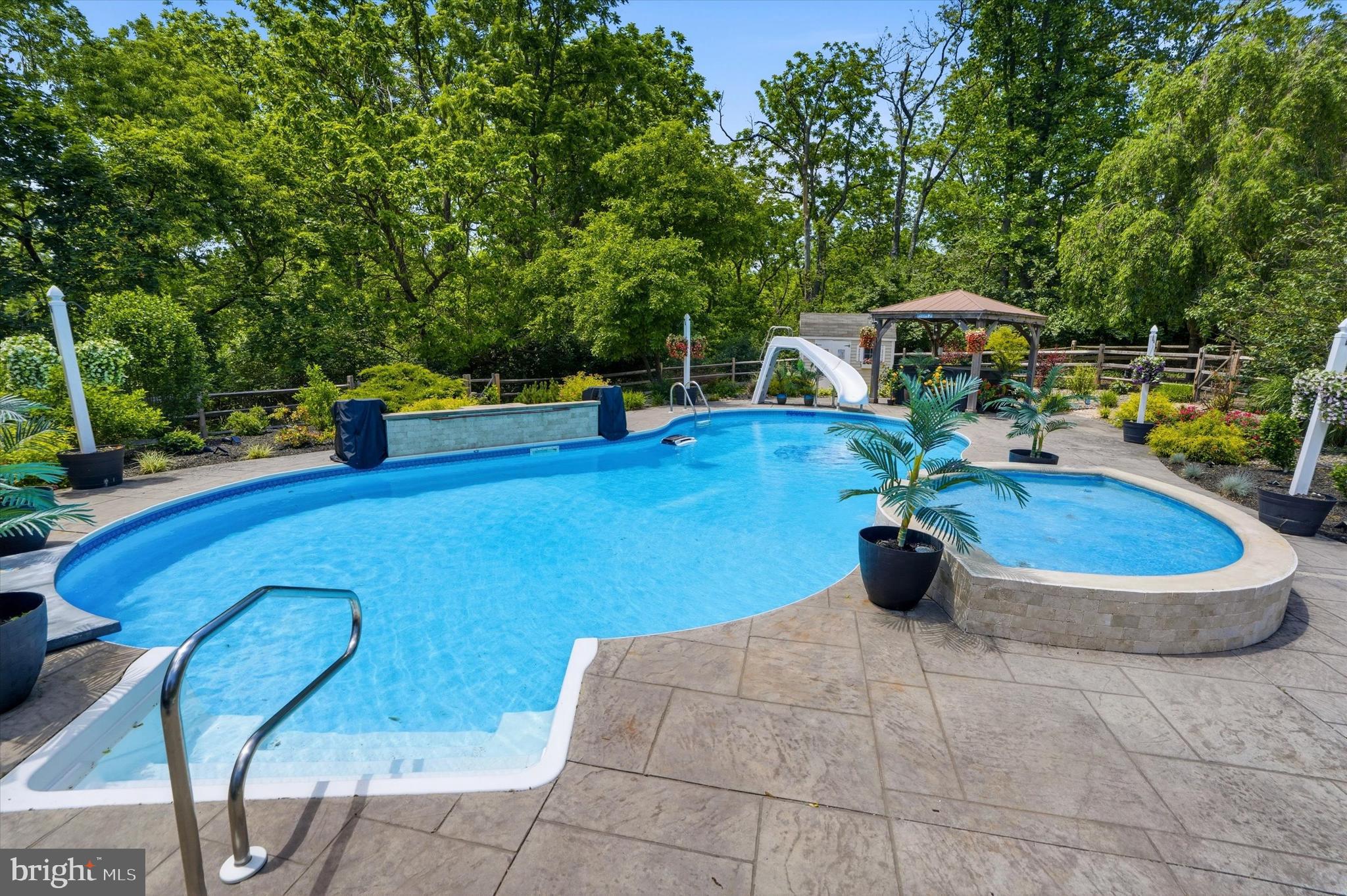 917 DEKALB PIKE