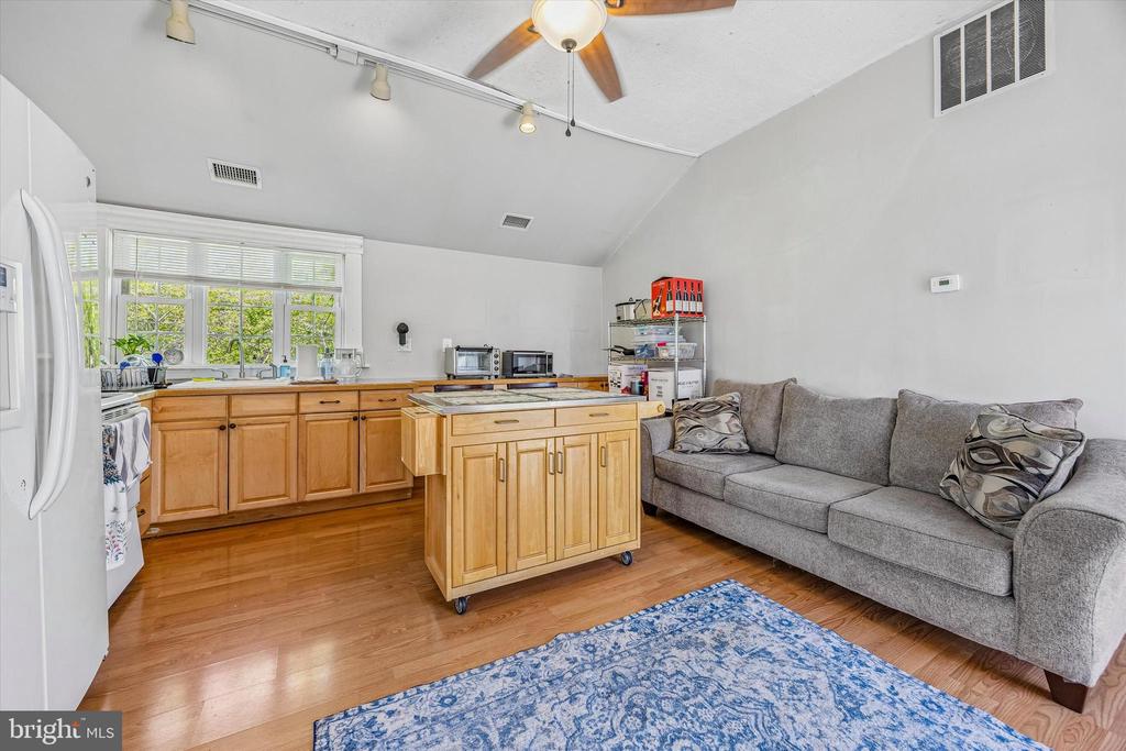 917 DEKALB PIKE