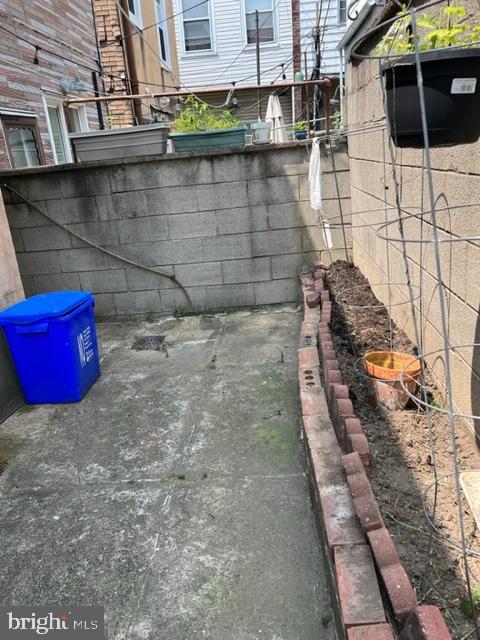 841 CROSS STREET
