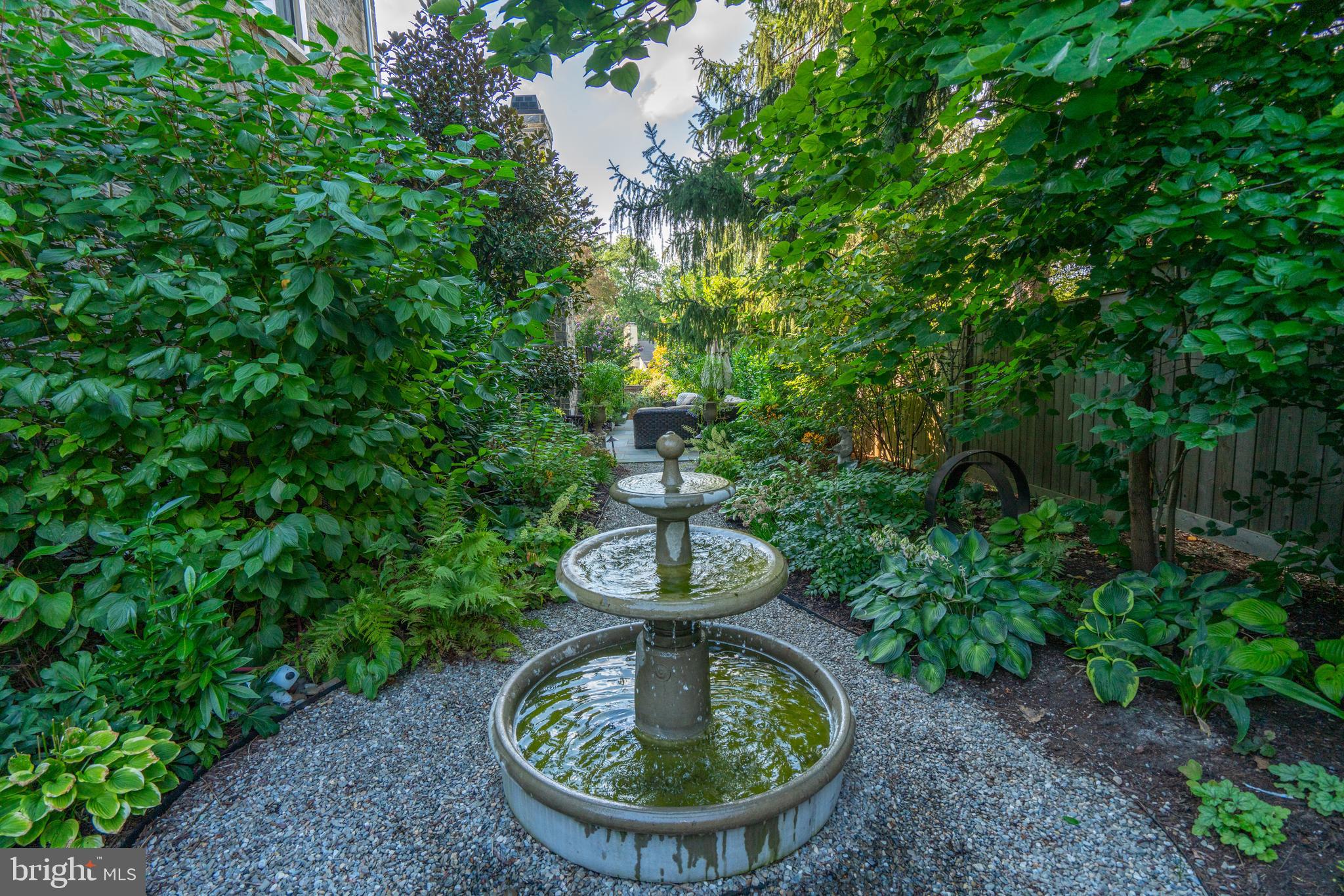 17 Summit St