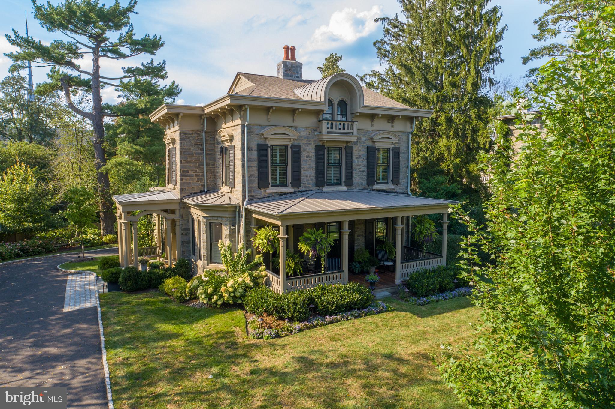 17 Summit St