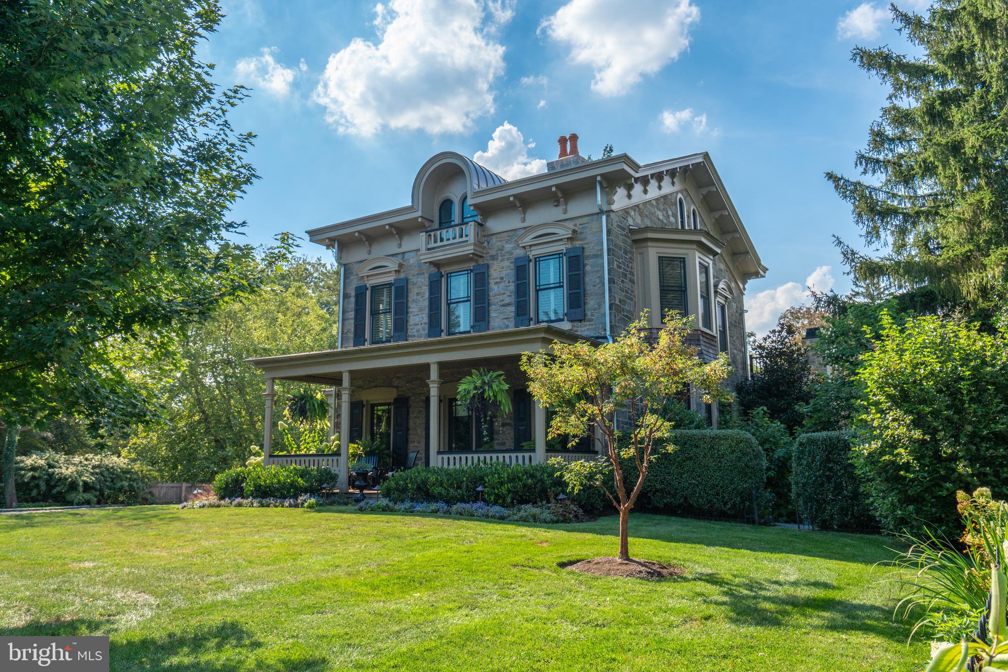 17 Summit St