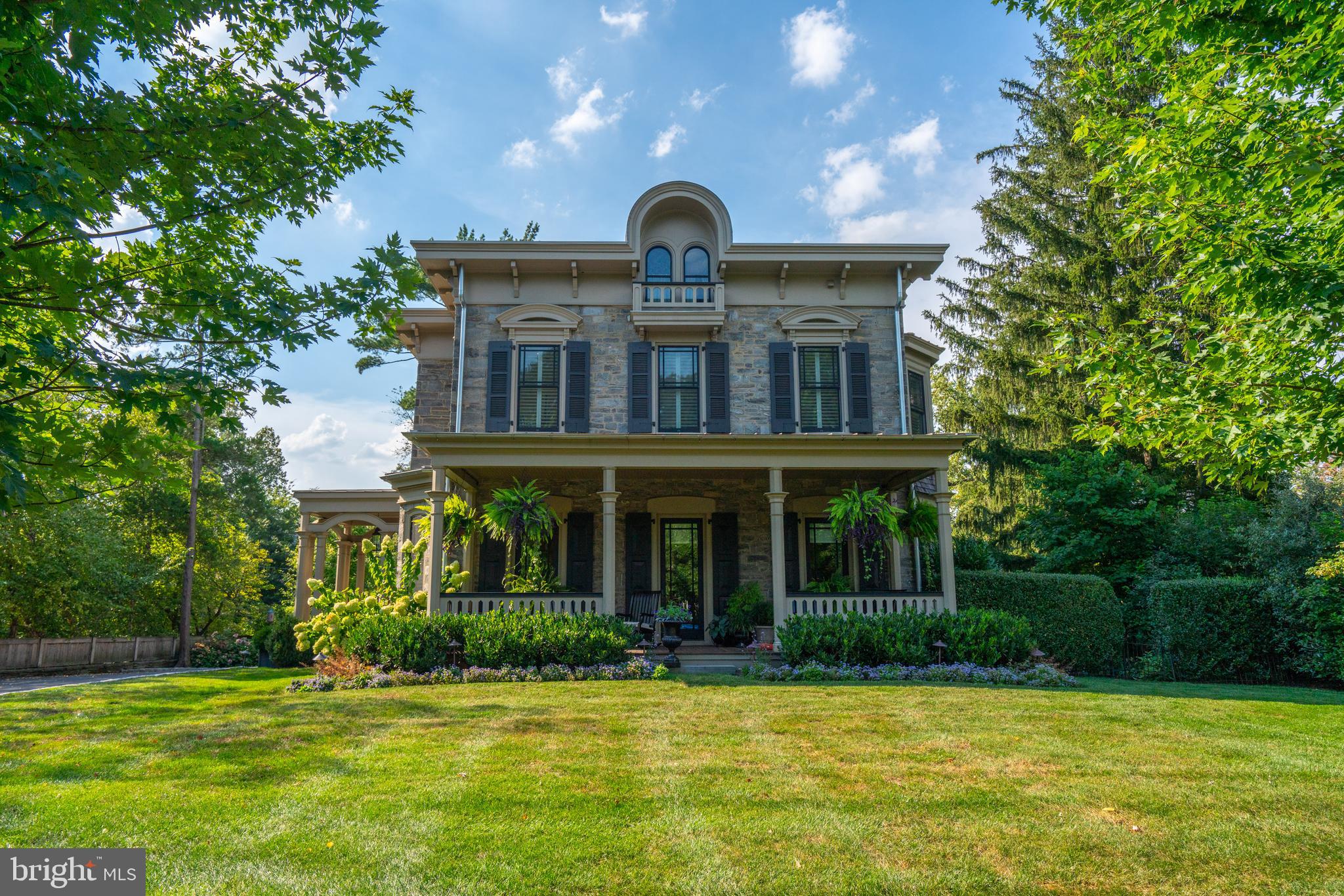 17 Summit St