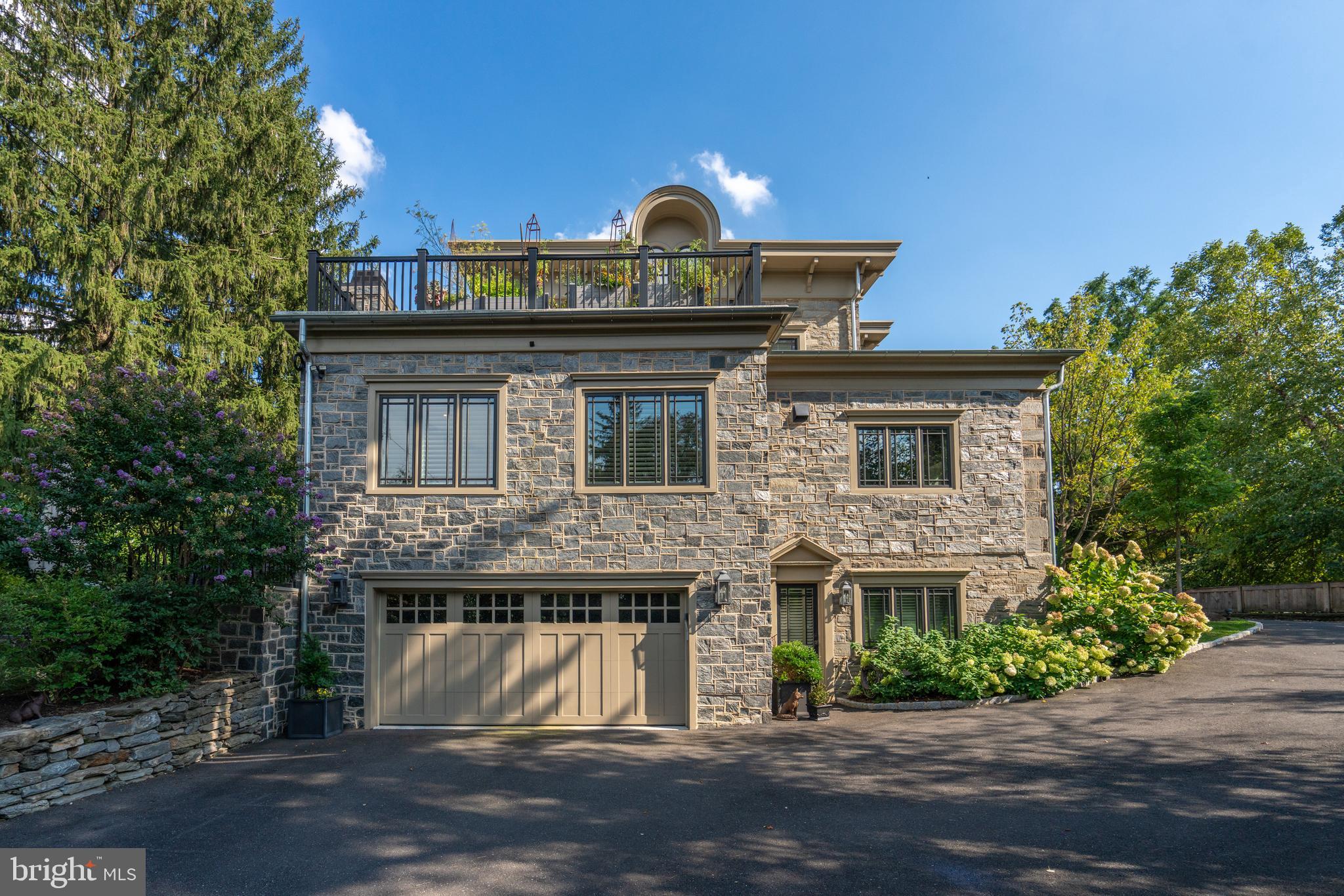 17 Summit St