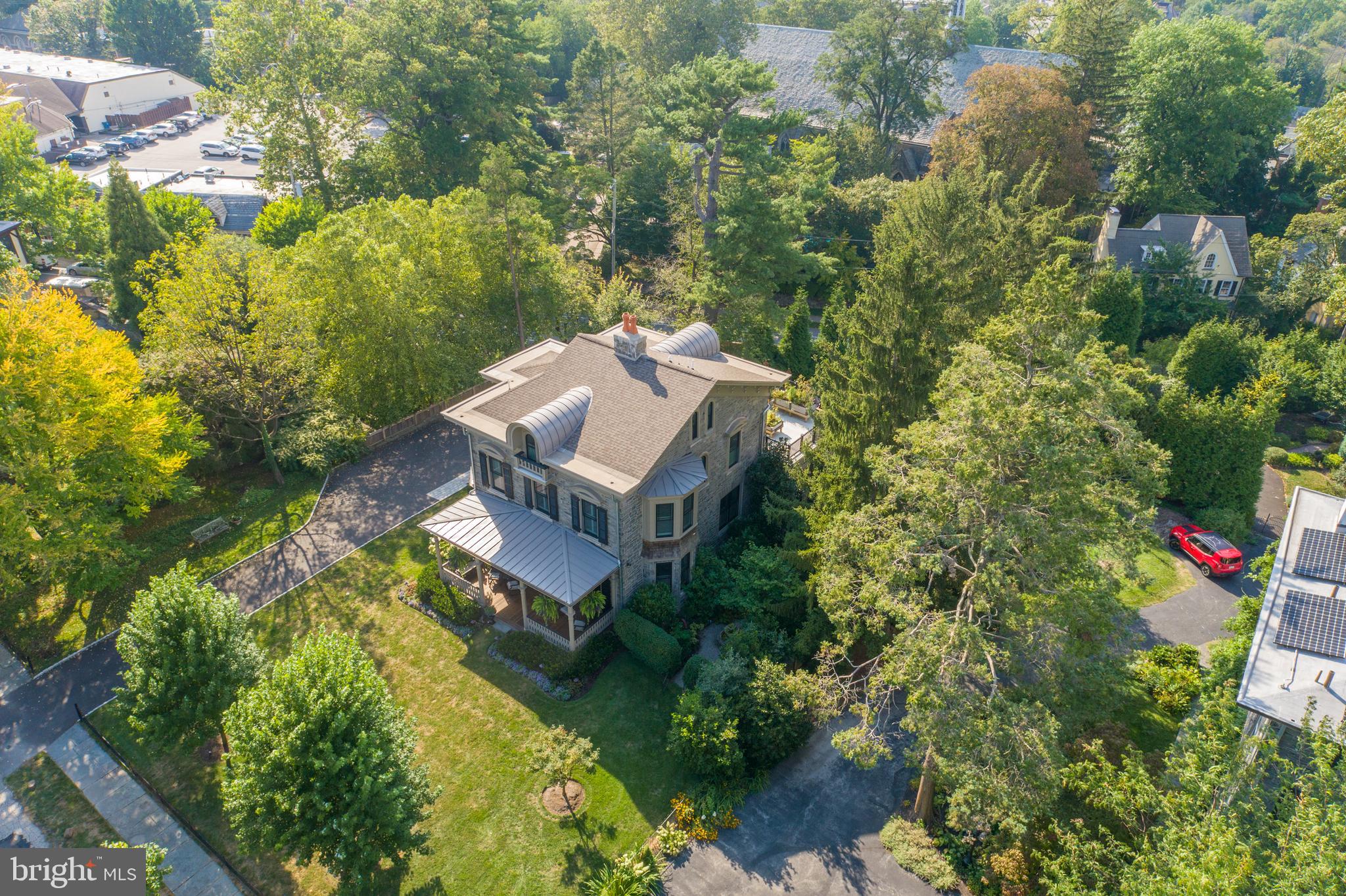 17 Summit St