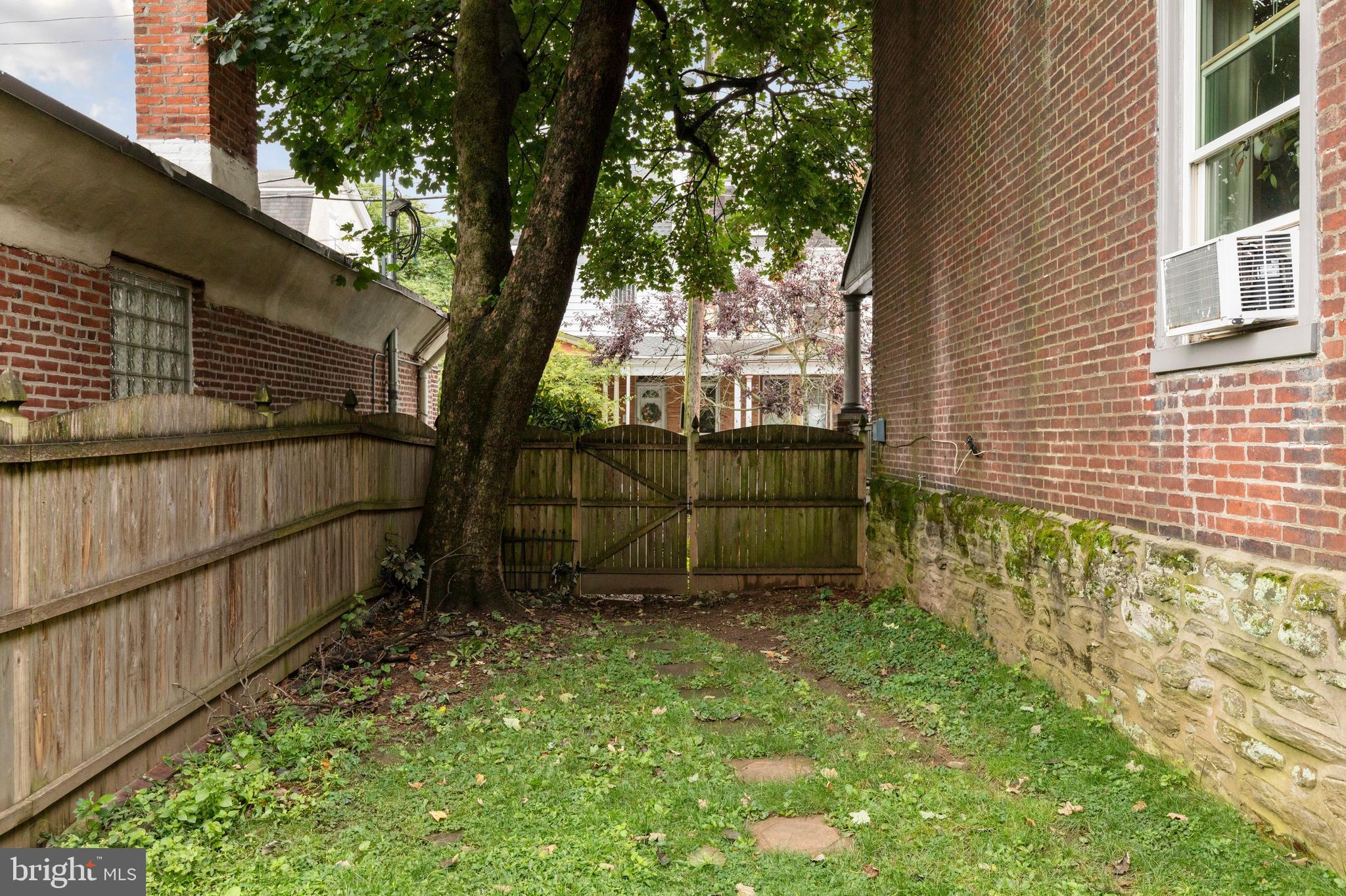 13 W Mount Airy AVENUE