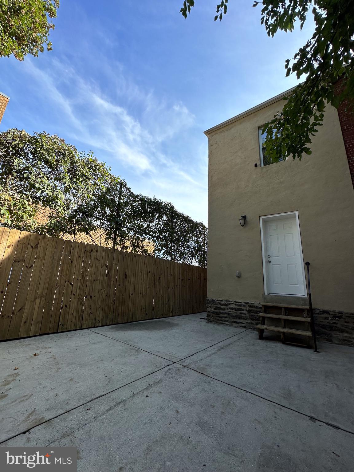 2119 W Chew Avenue