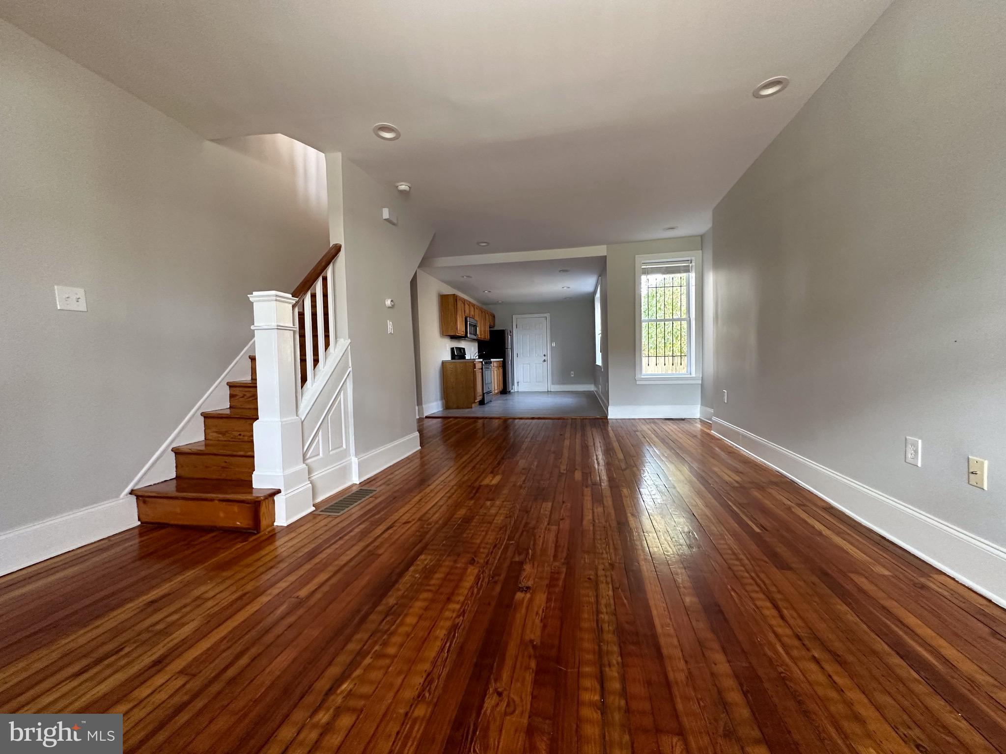 2119 W Chew Avenue