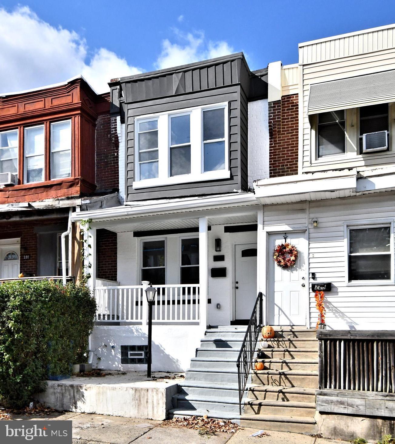 223 E Garrett STREET