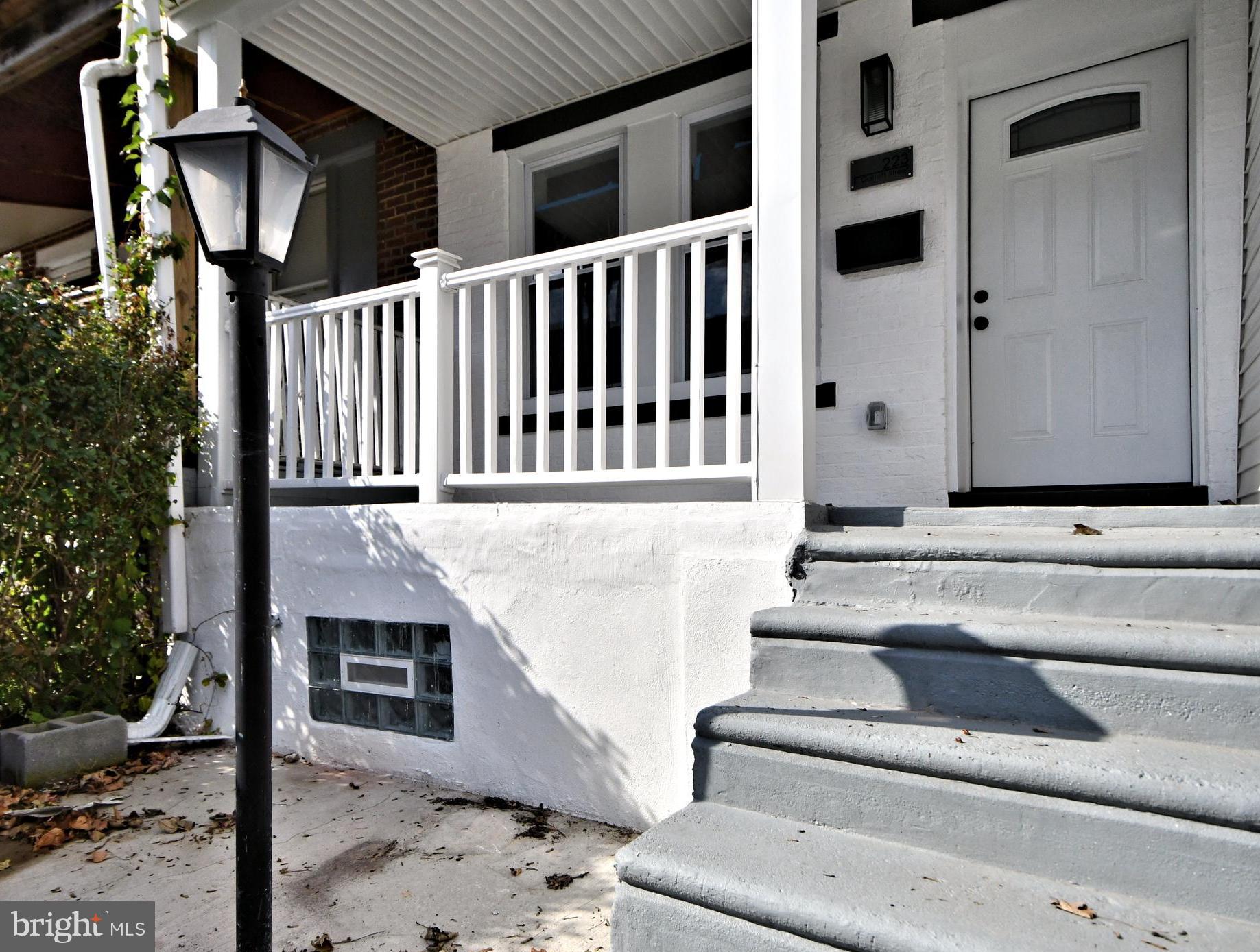 223 E Garrett STREET