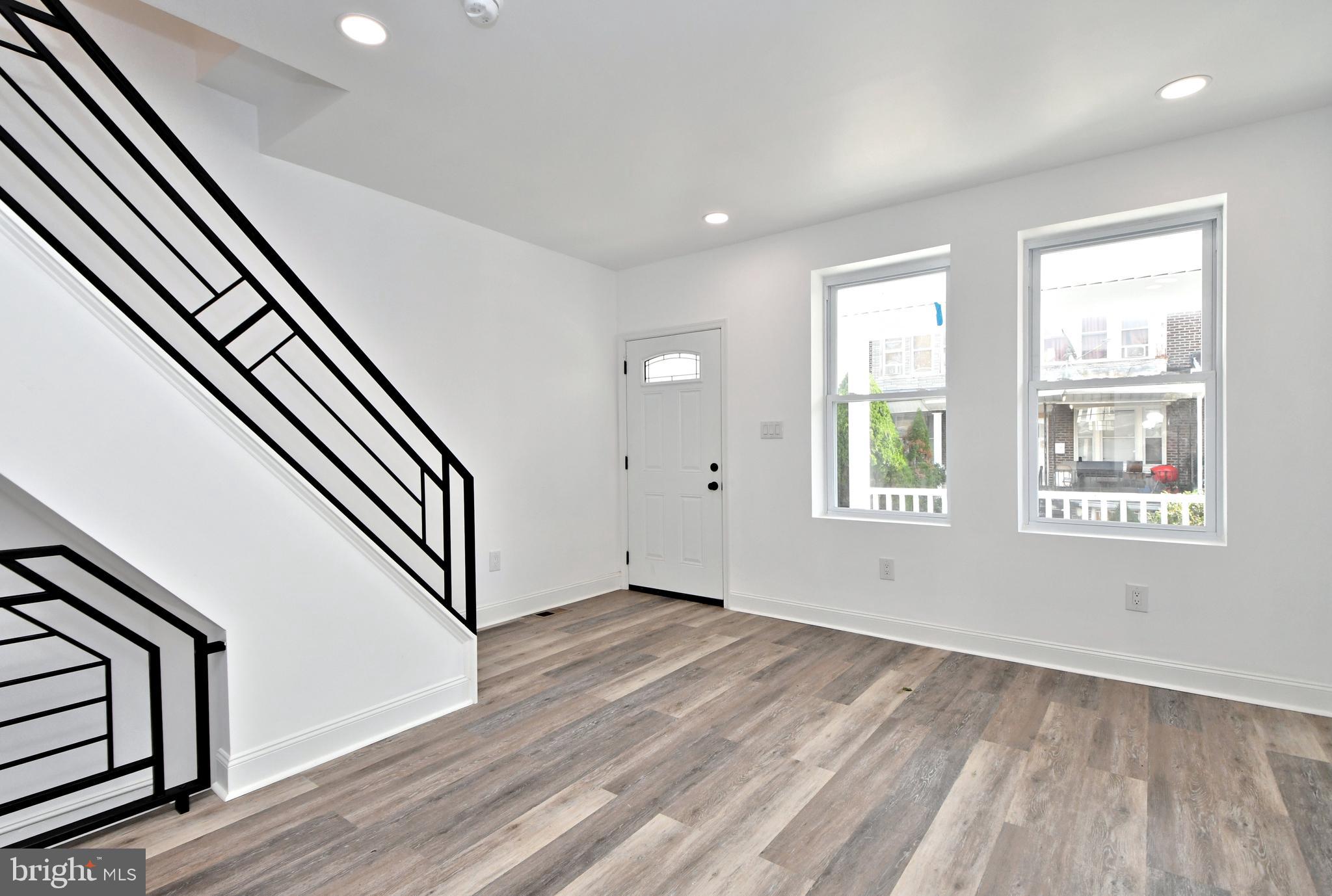 223 E Garrett STREET