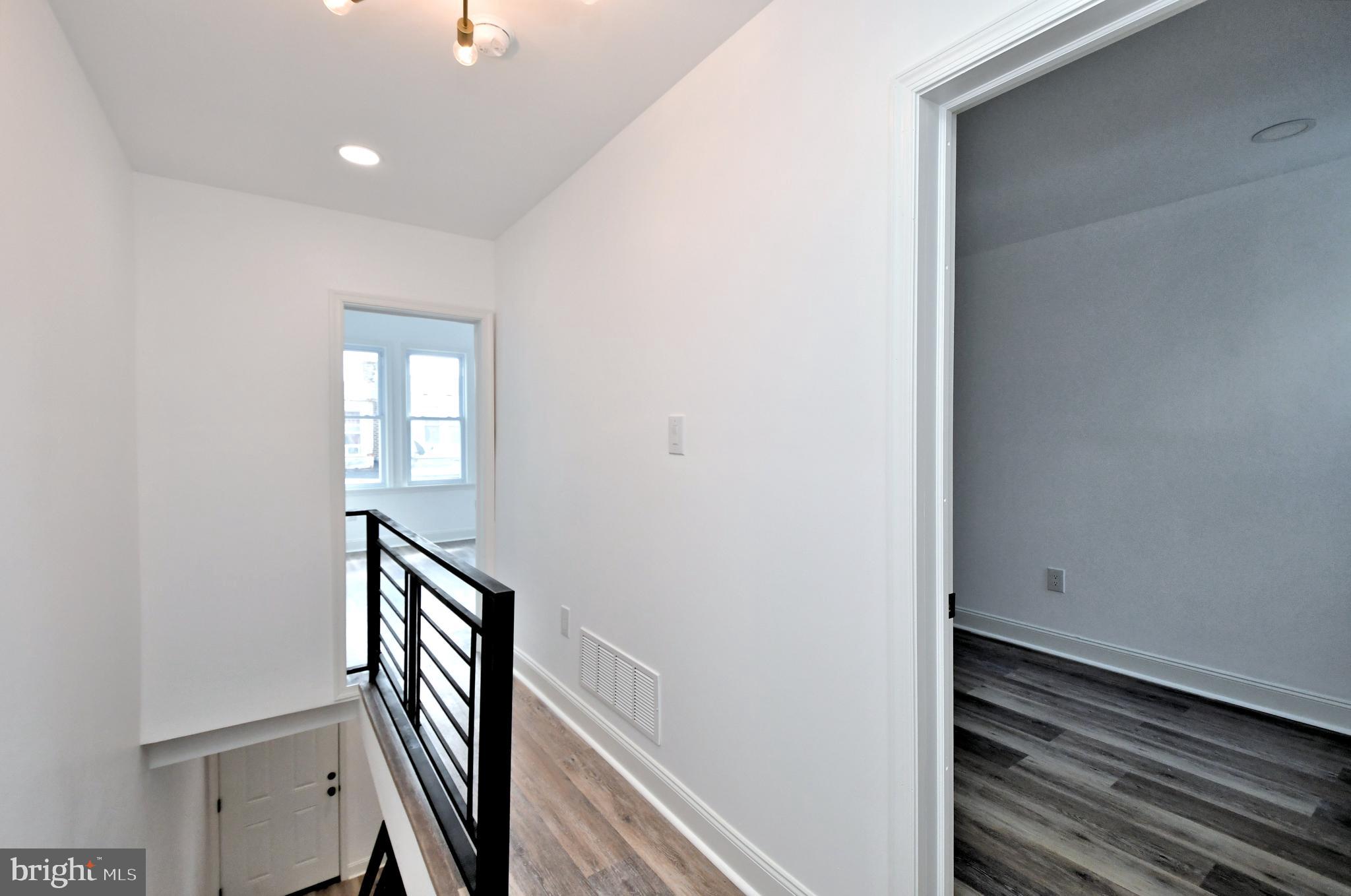 223 E Garrett STREET