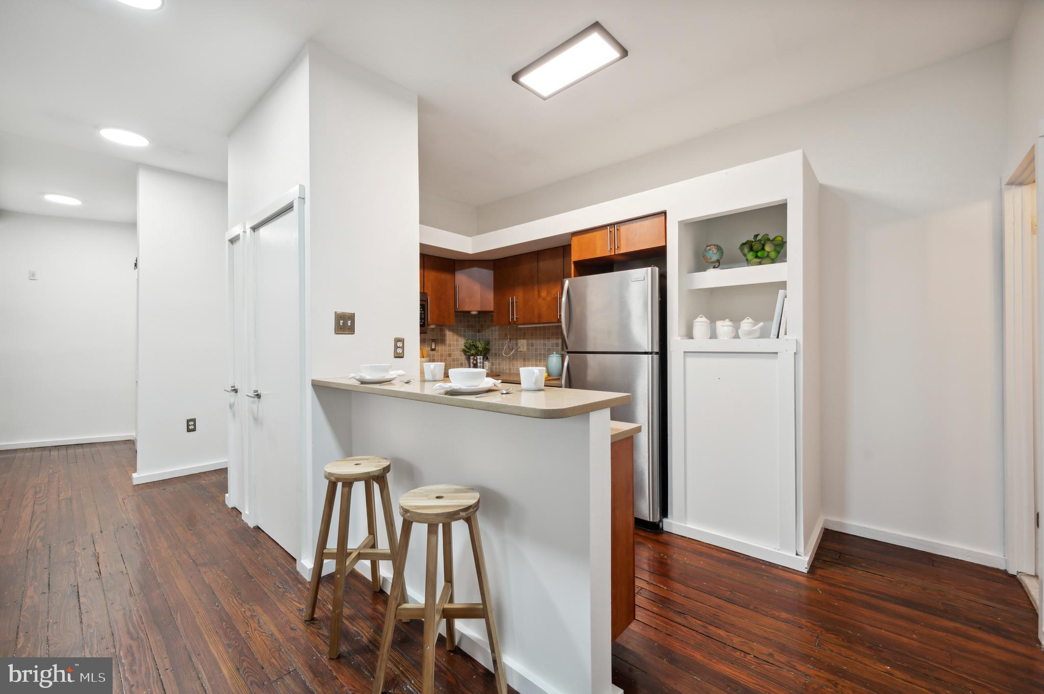 8 S Letitia STREET Unit: 302