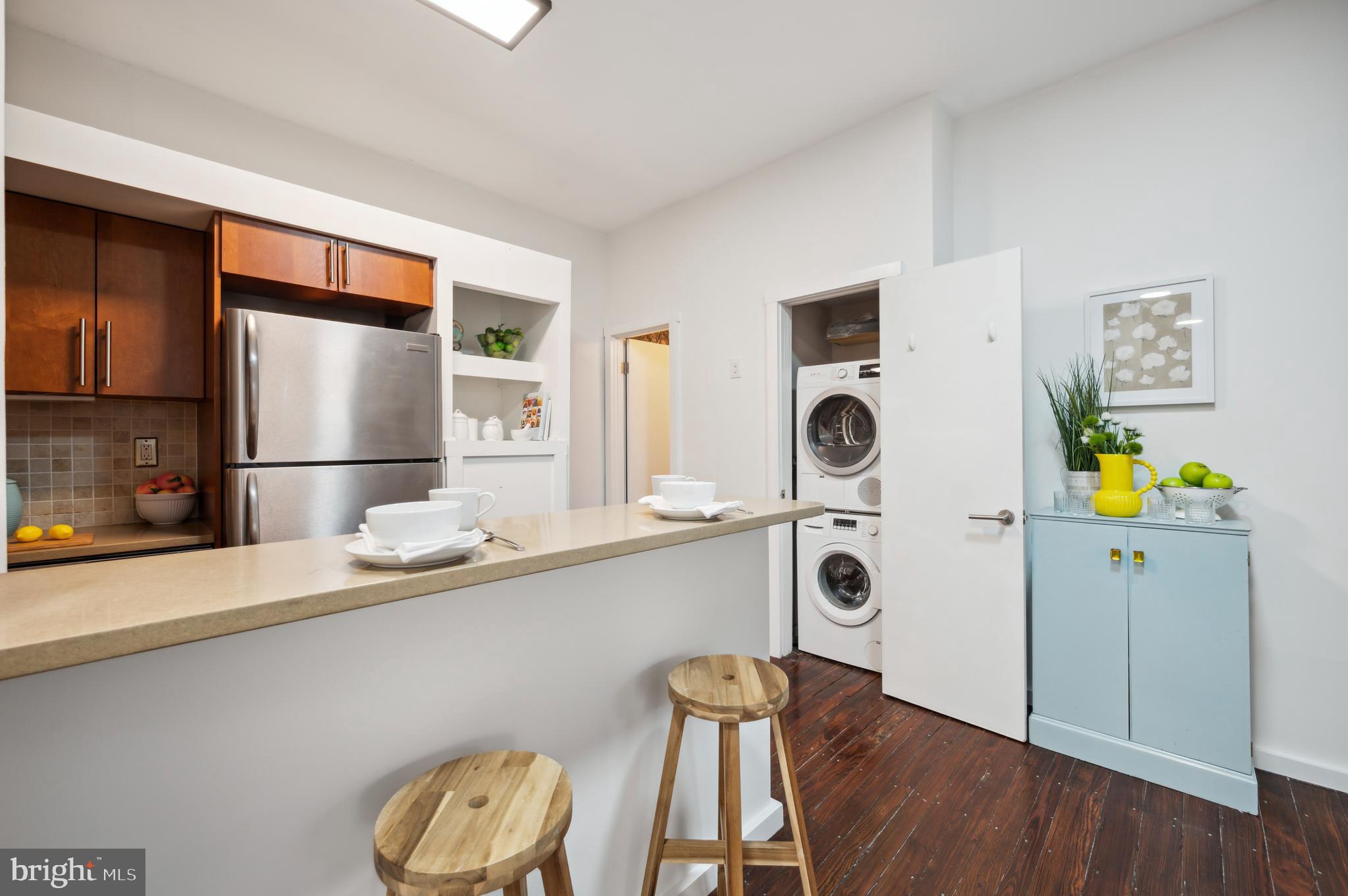 8 S Letitia STREET Unit: 302