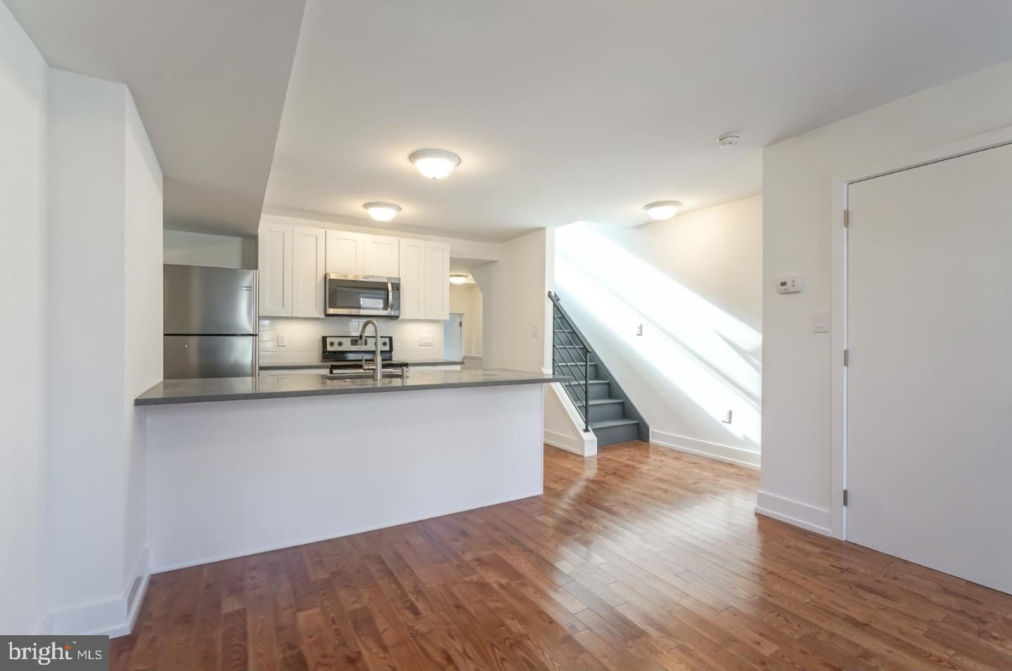 2108 W Master STREET Unit: 2