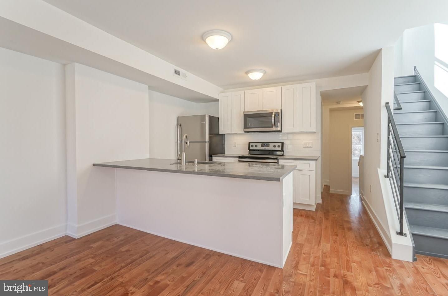 2108 W Master STREET Unit: 2