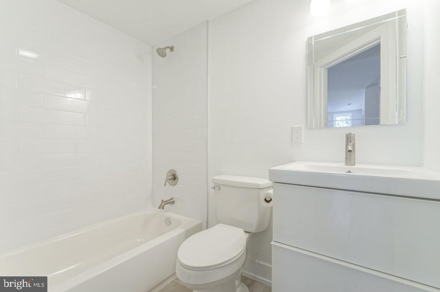 2108 W Master STREET Unit: 2
