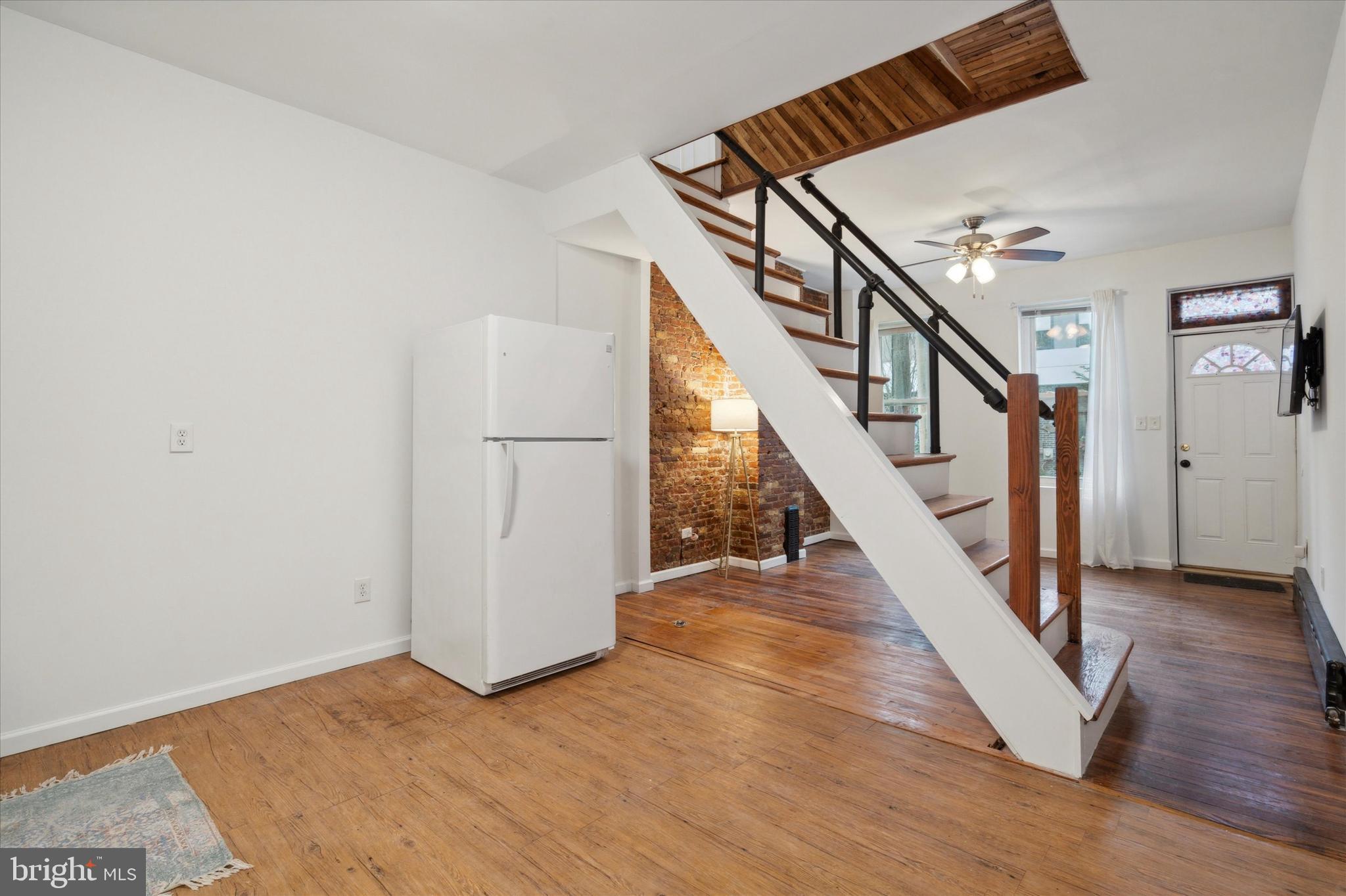 1212 Day St