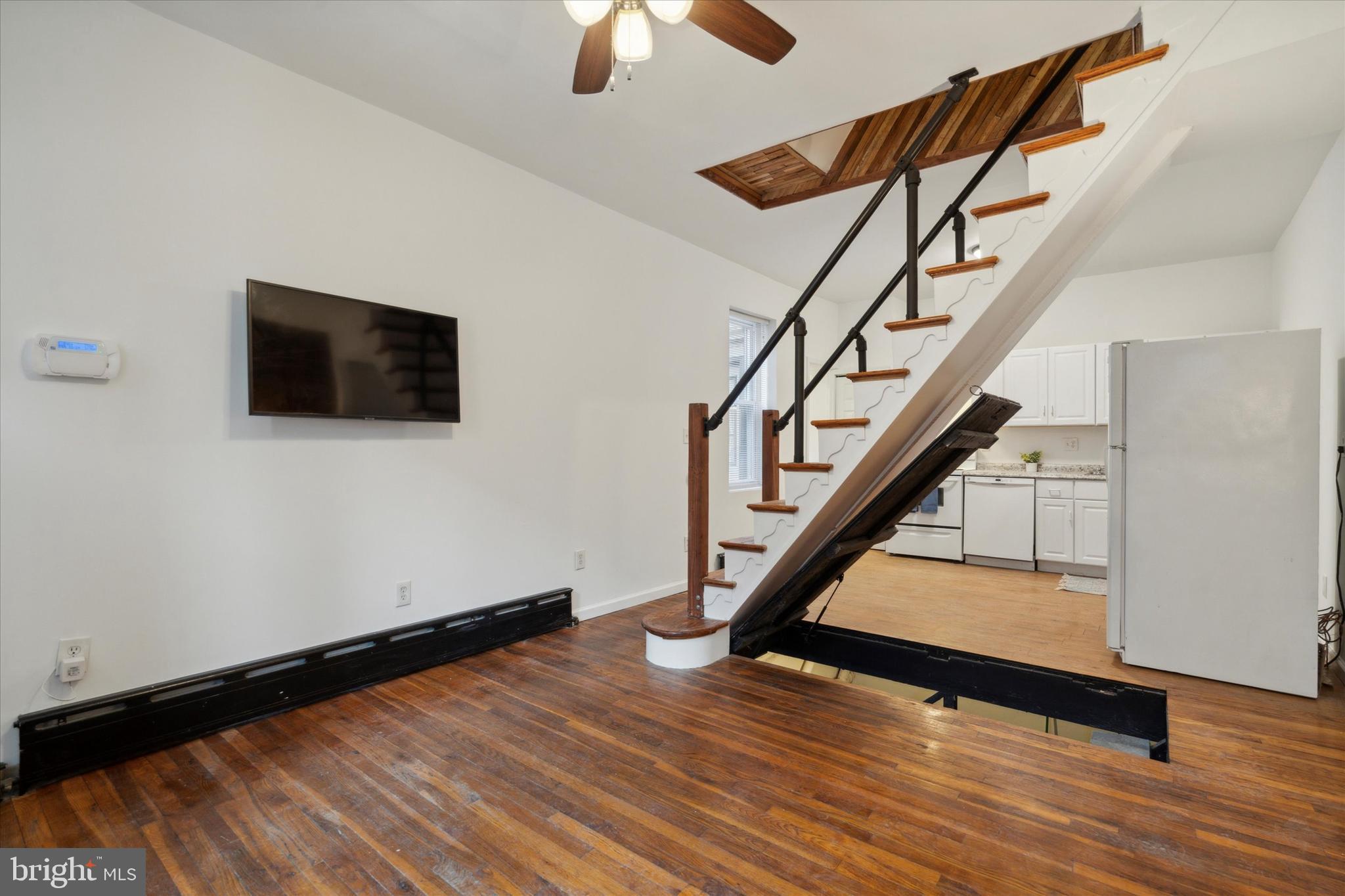 1212 Day St