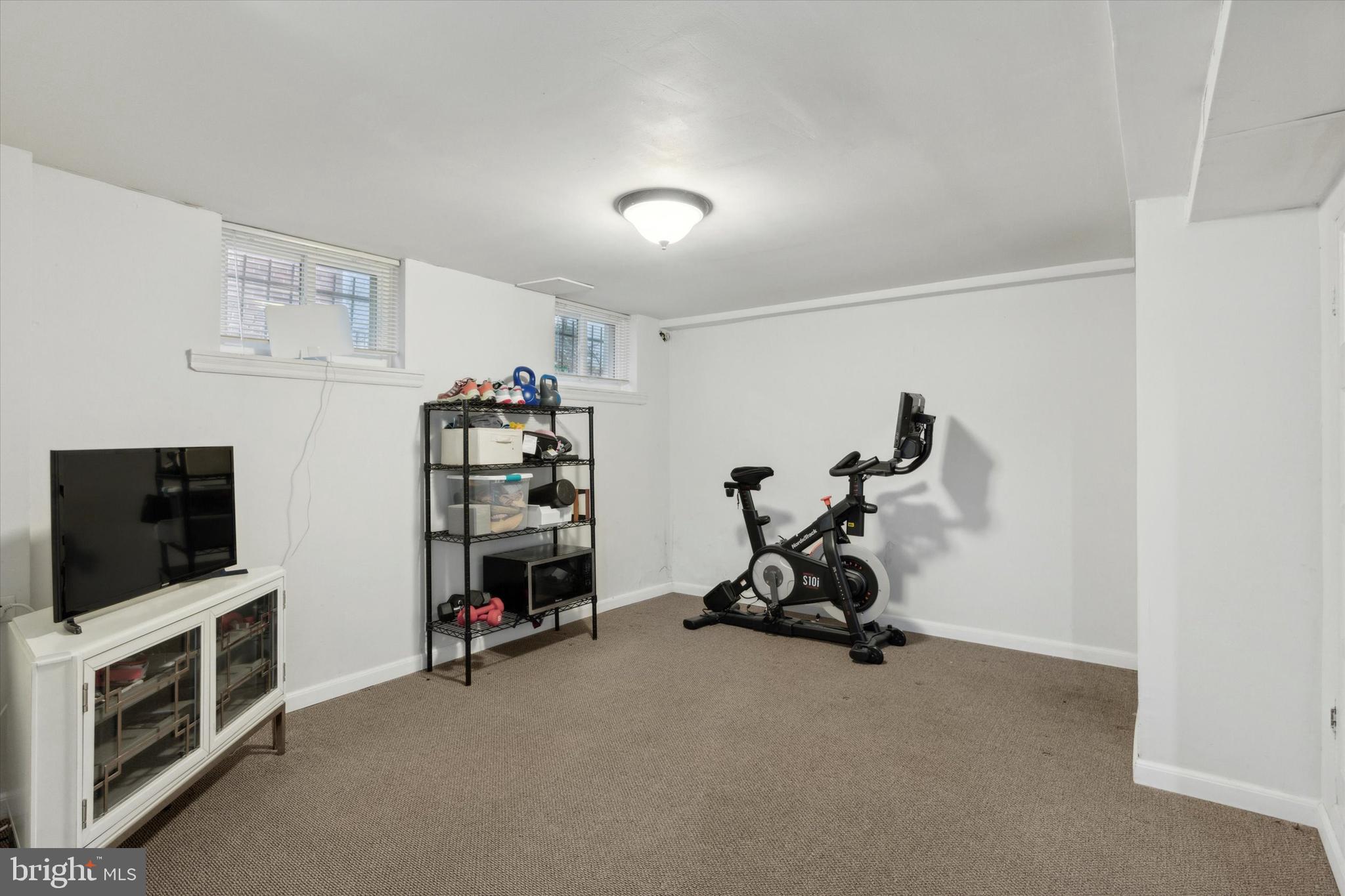 937 E Mount Airy Ave