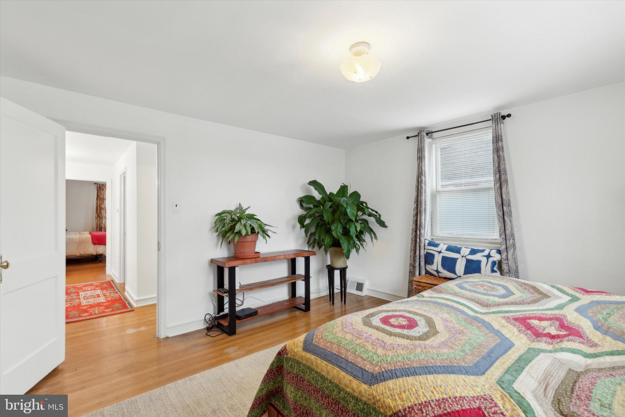 937 E Mount Airy Ave