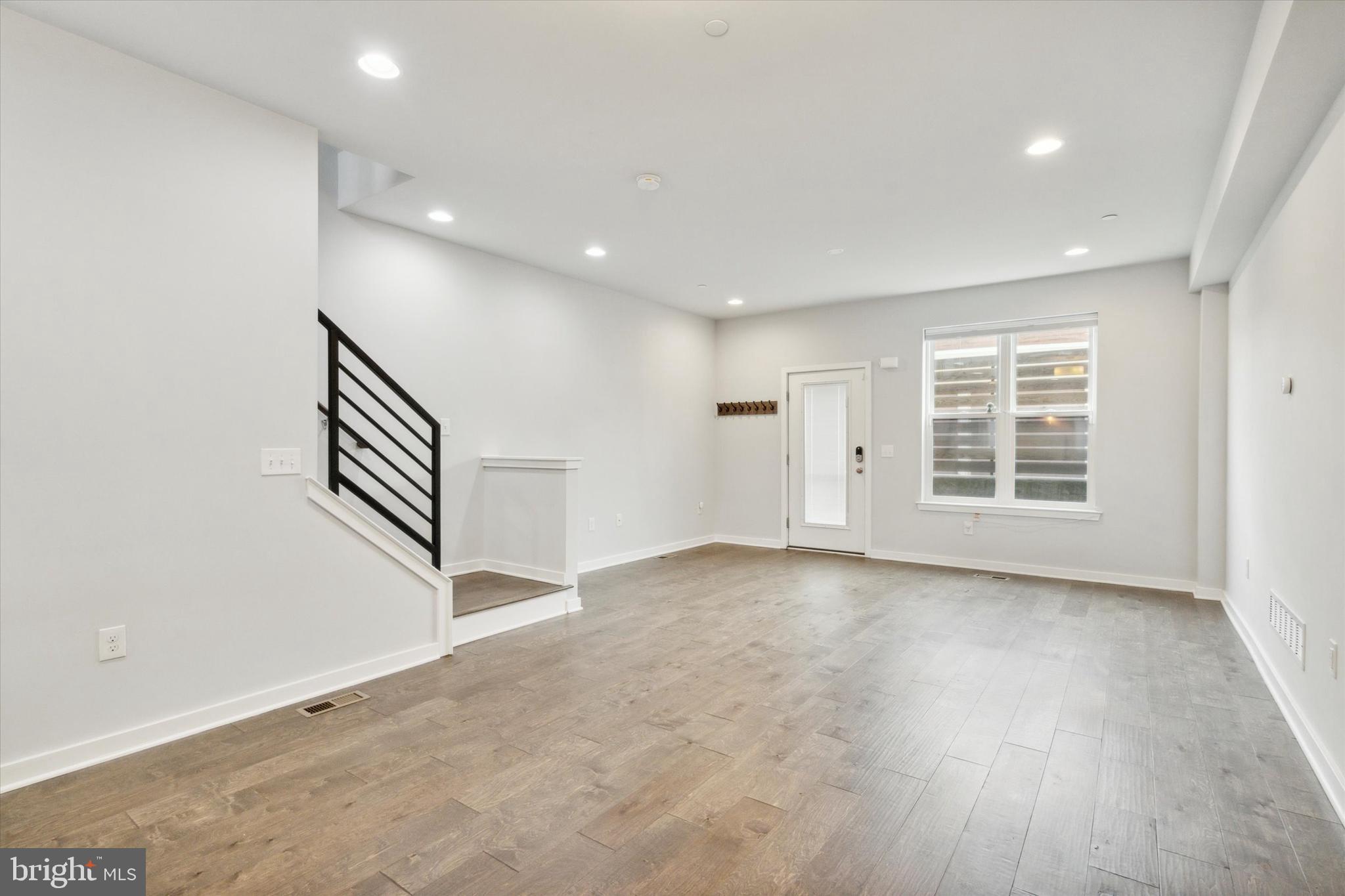 443 Shurs Ln #11
