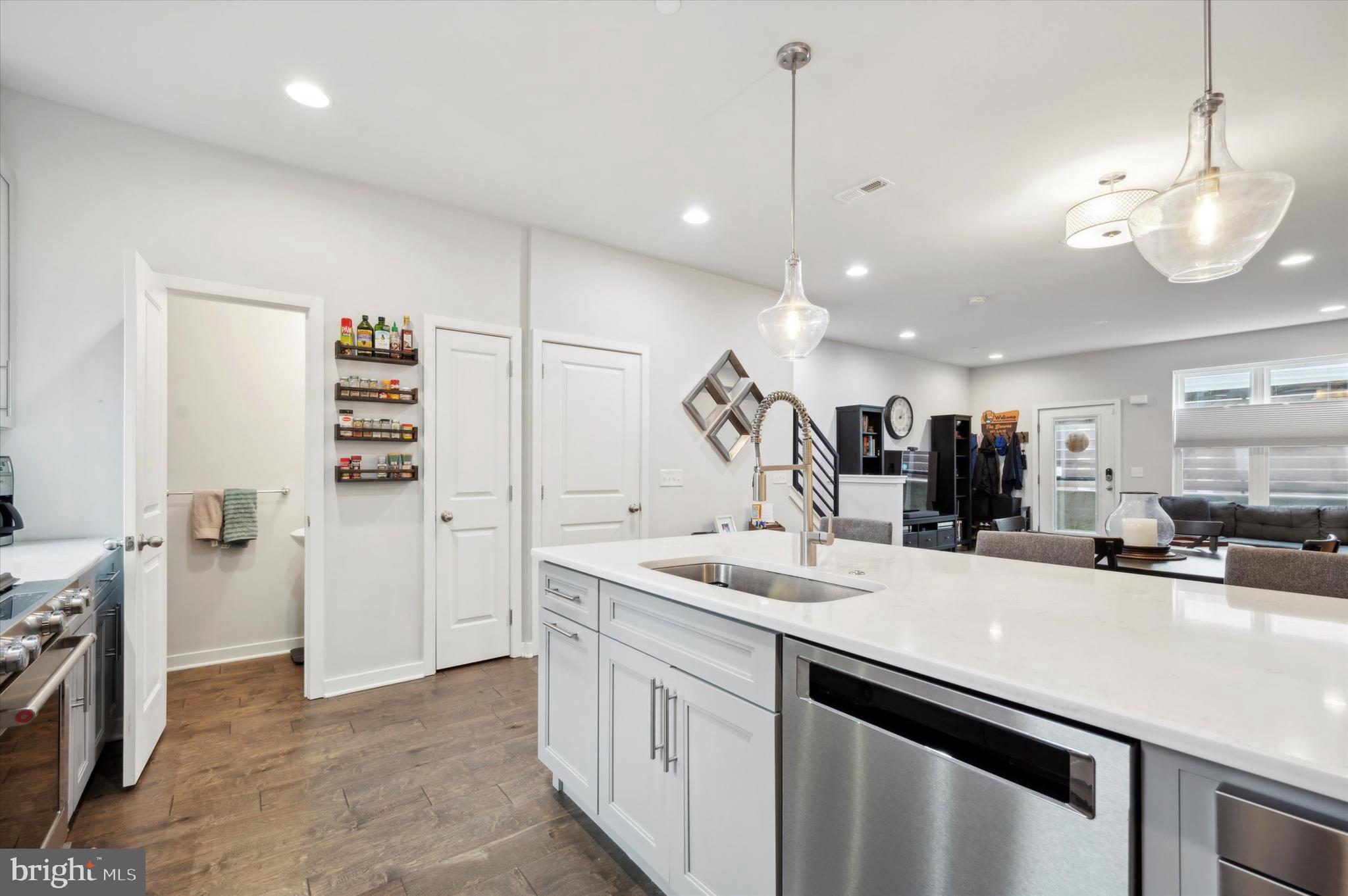 443 Shurs Ln #11