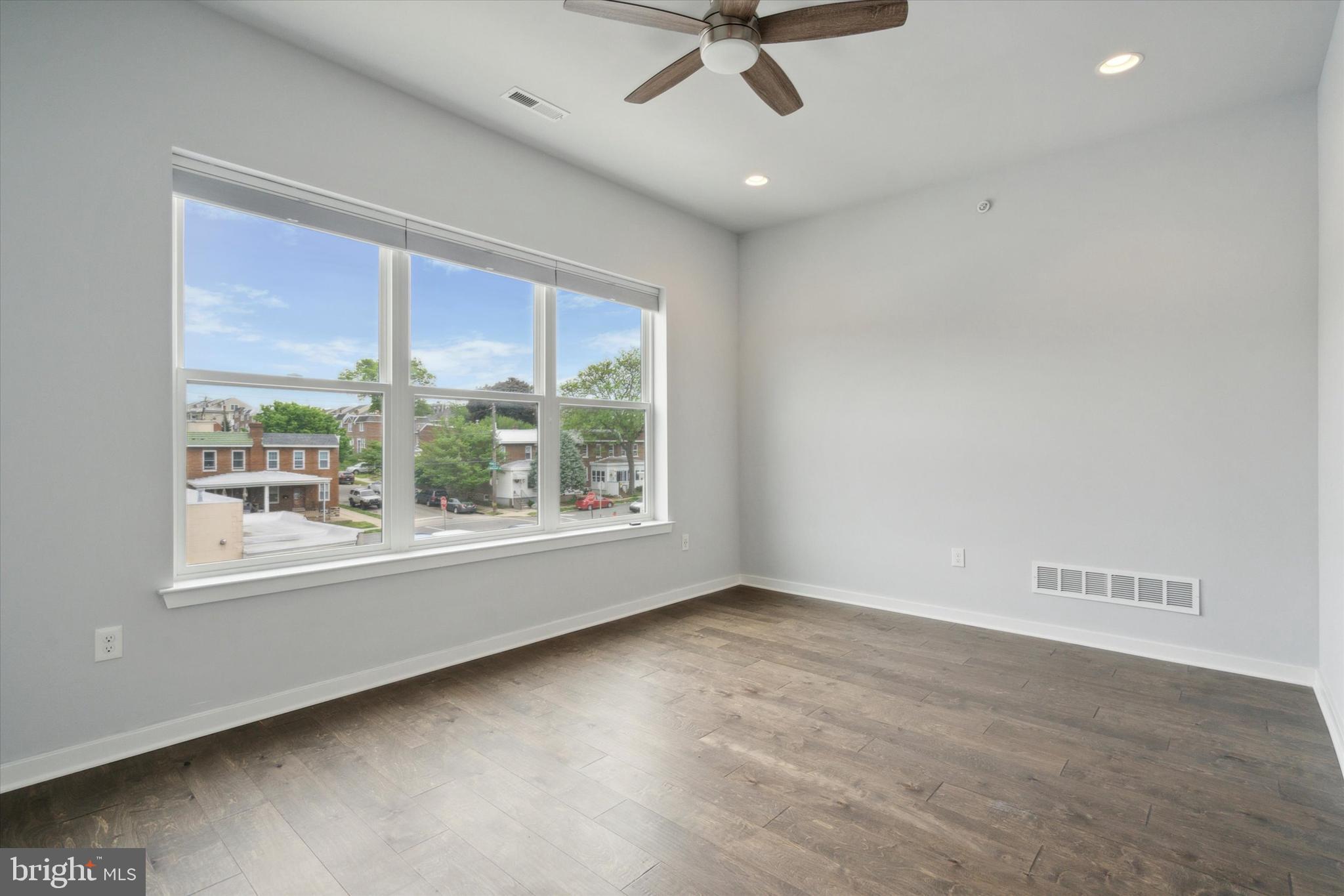443 Shurs Ln #11