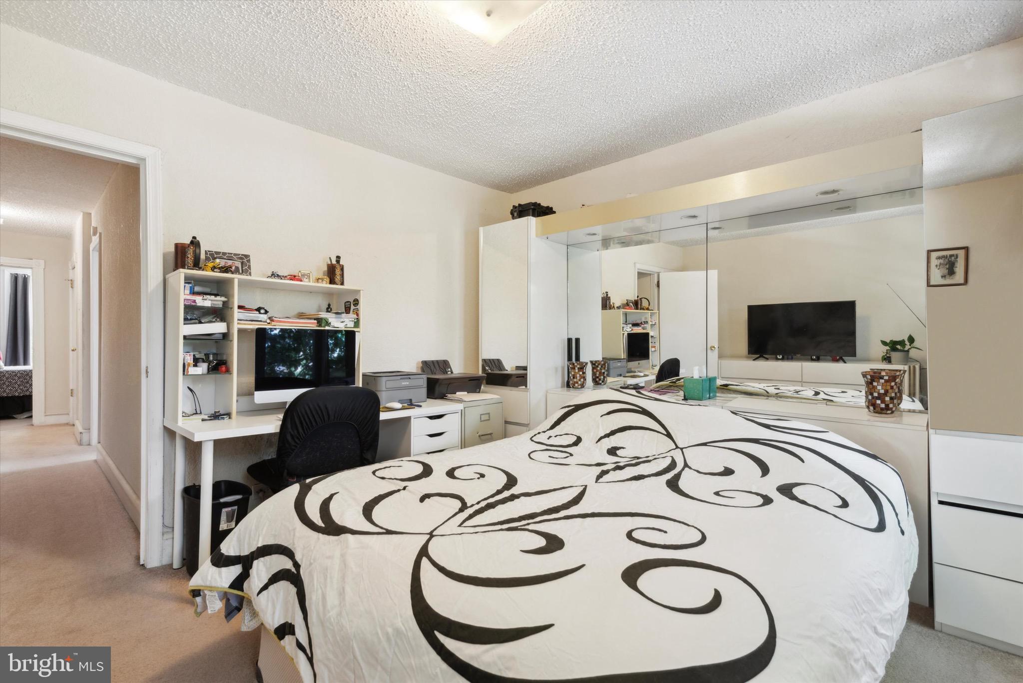 351 W Mount Pleasant Ave