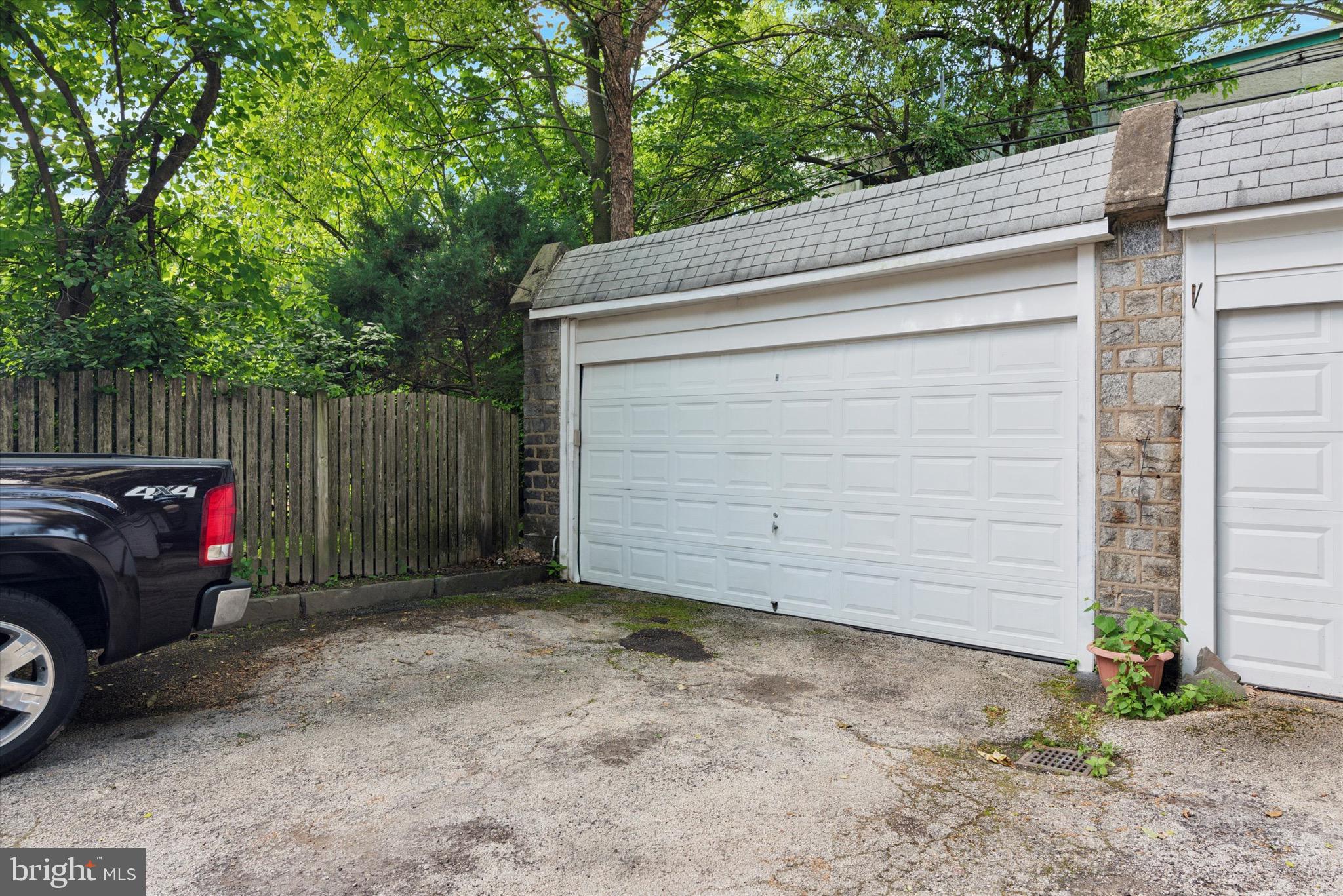 351 W Mount Pleasant Ave