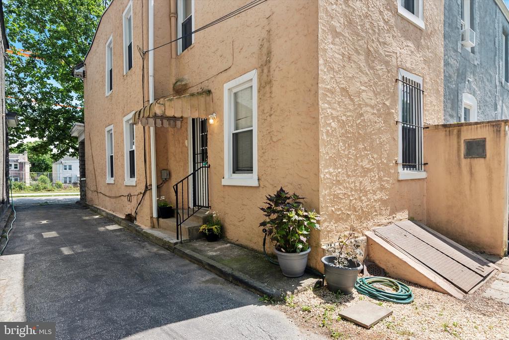 351 W Mount Pleasant Ave