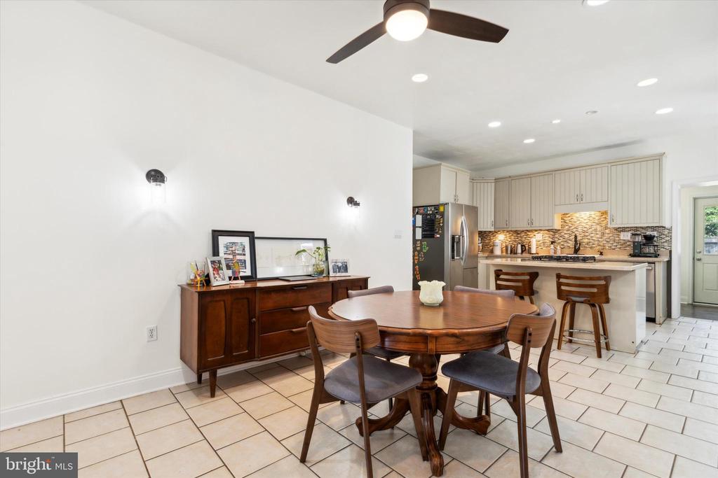 460 MARTIN ST