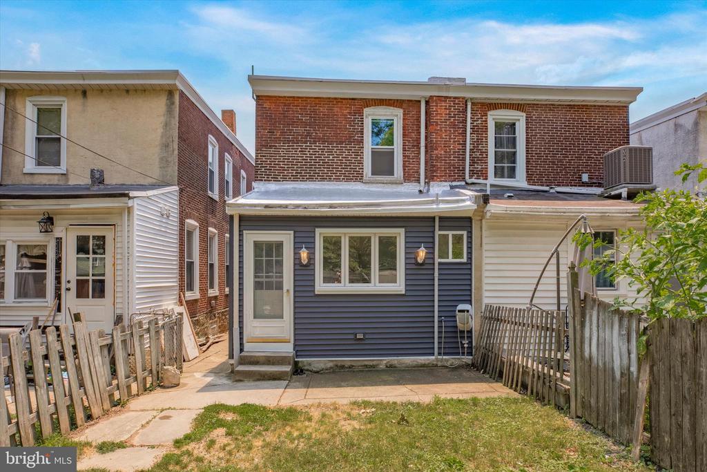 460 MARTIN ST