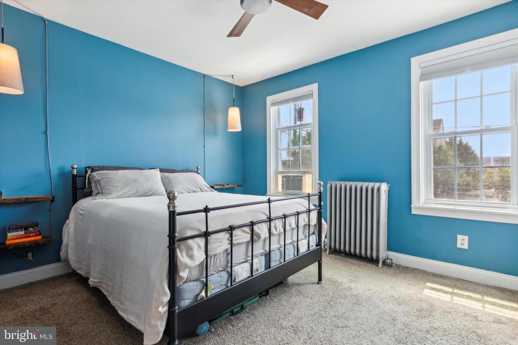 460 MARTIN ST