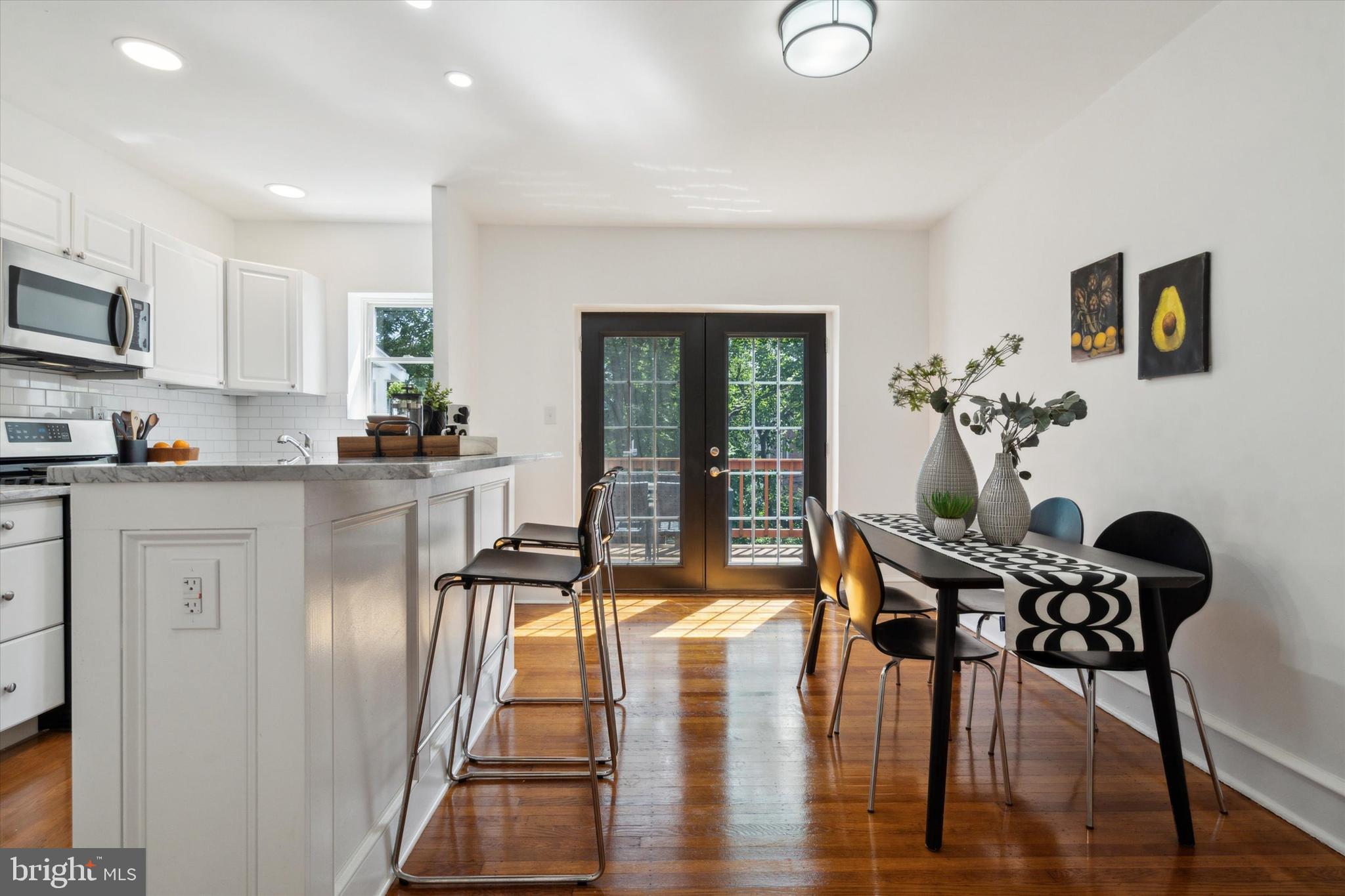 60 E Abington Ave