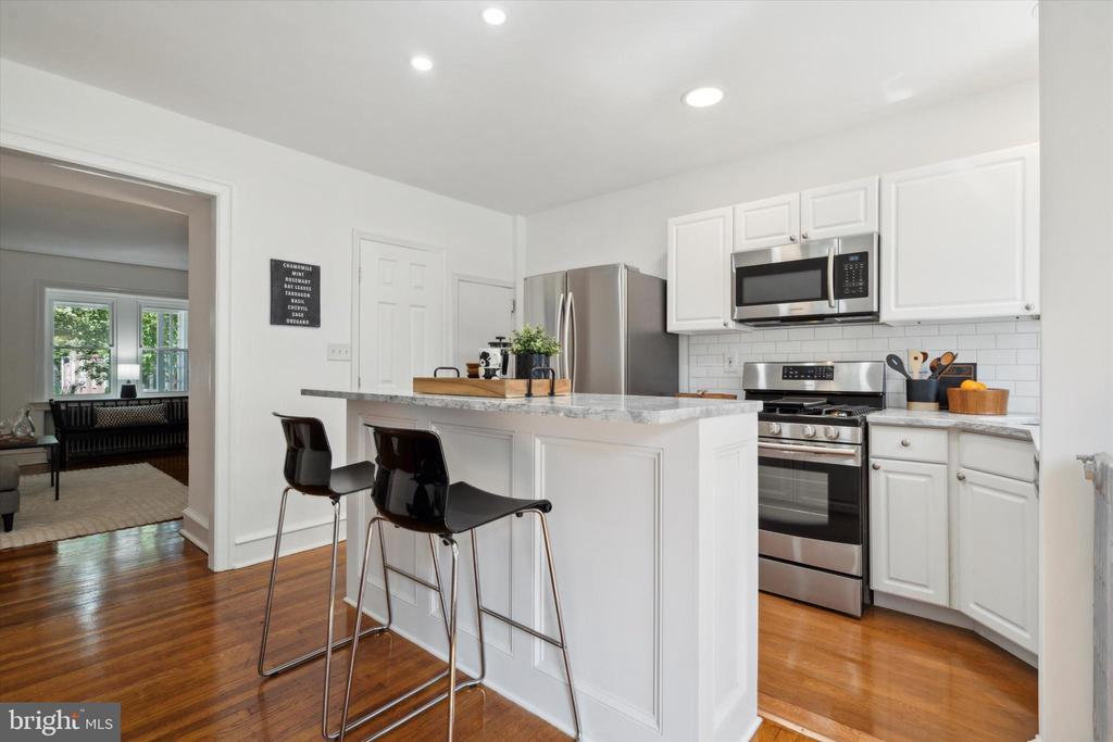 60 E Abington Ave
