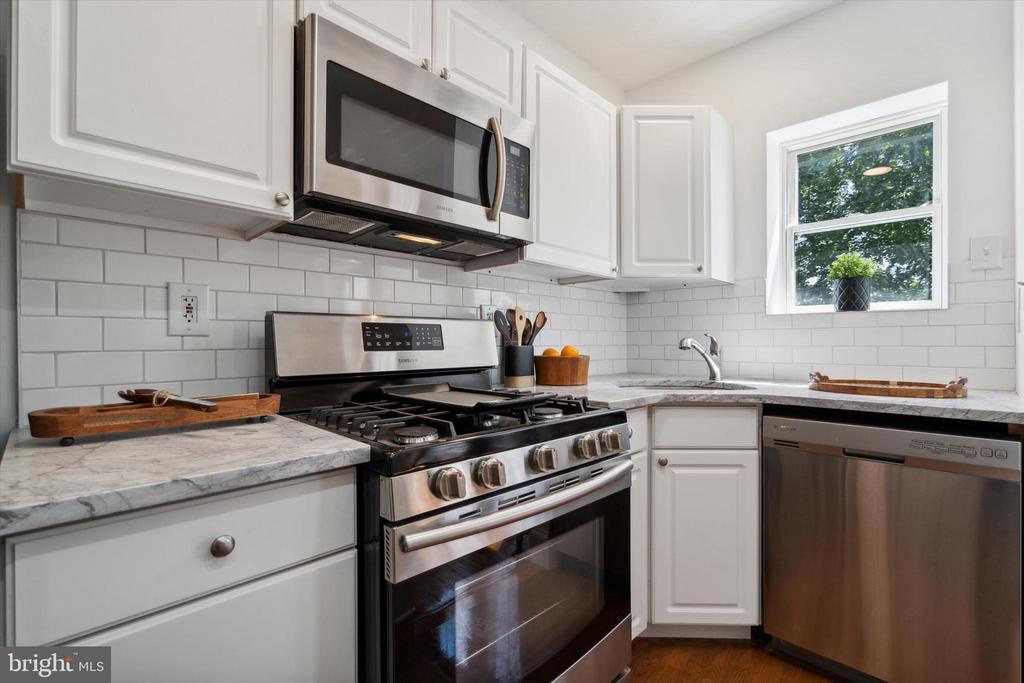 60 E Abington Ave