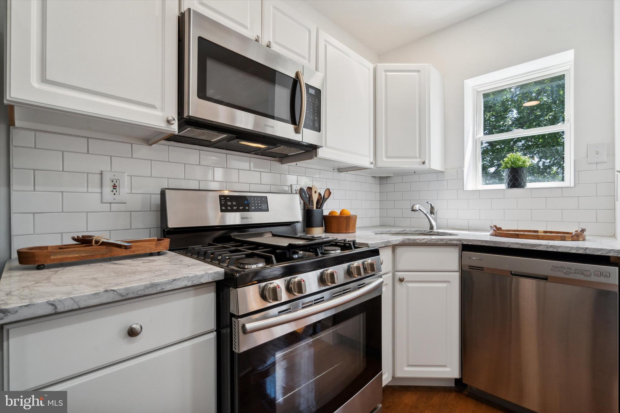 60 E Abington Ave